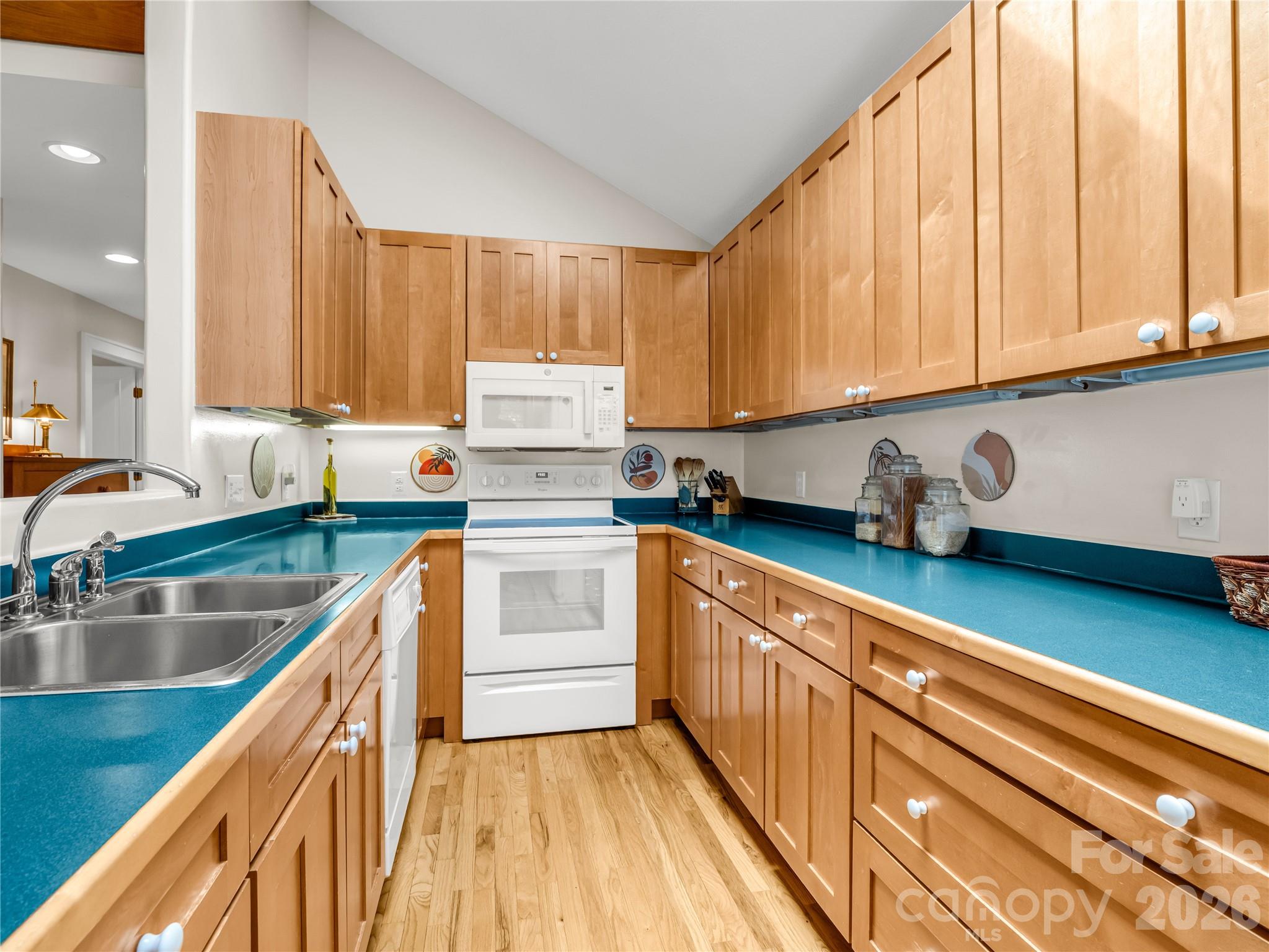 142 Winterview Trail