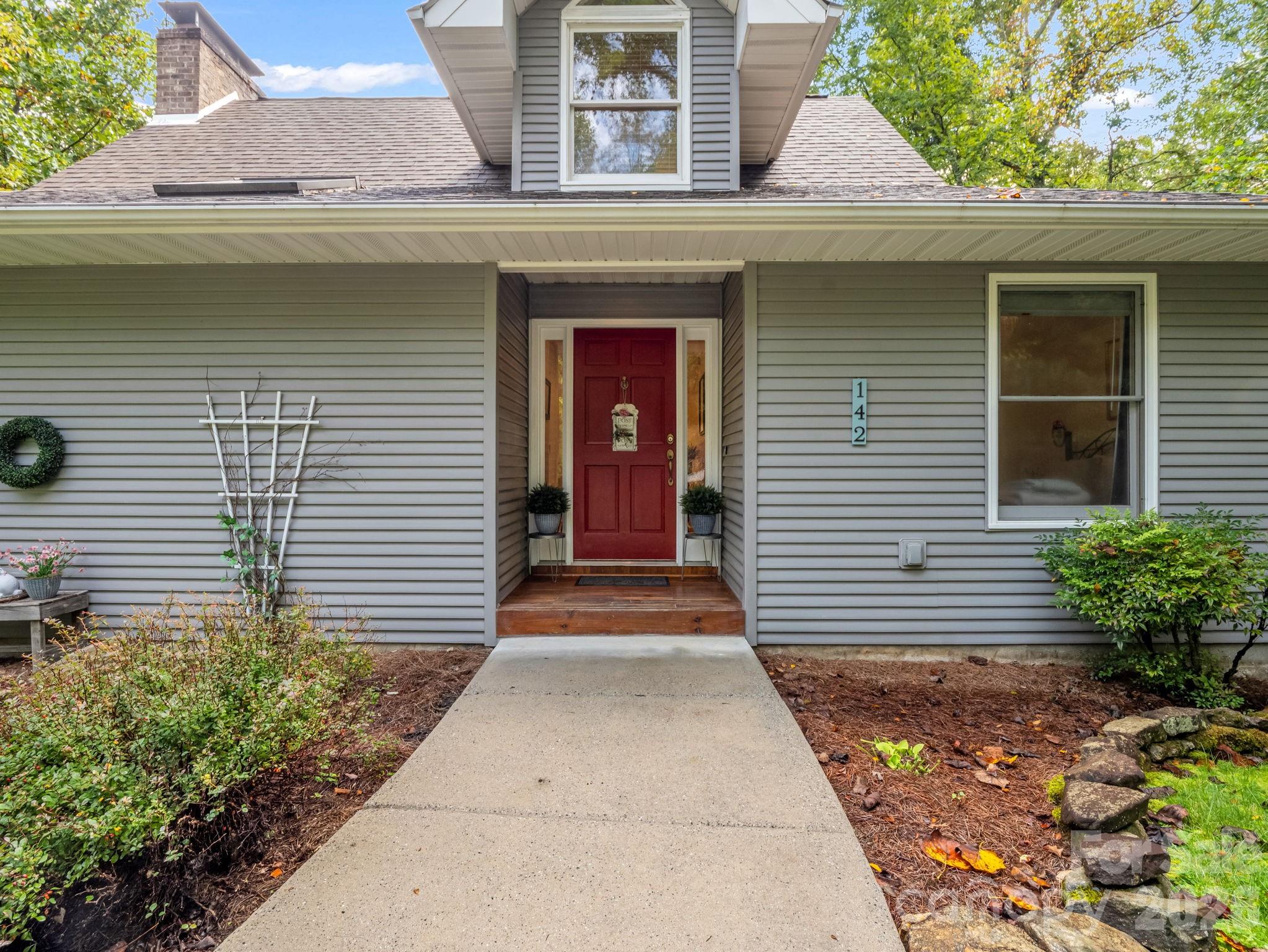 142 Winterview Trail