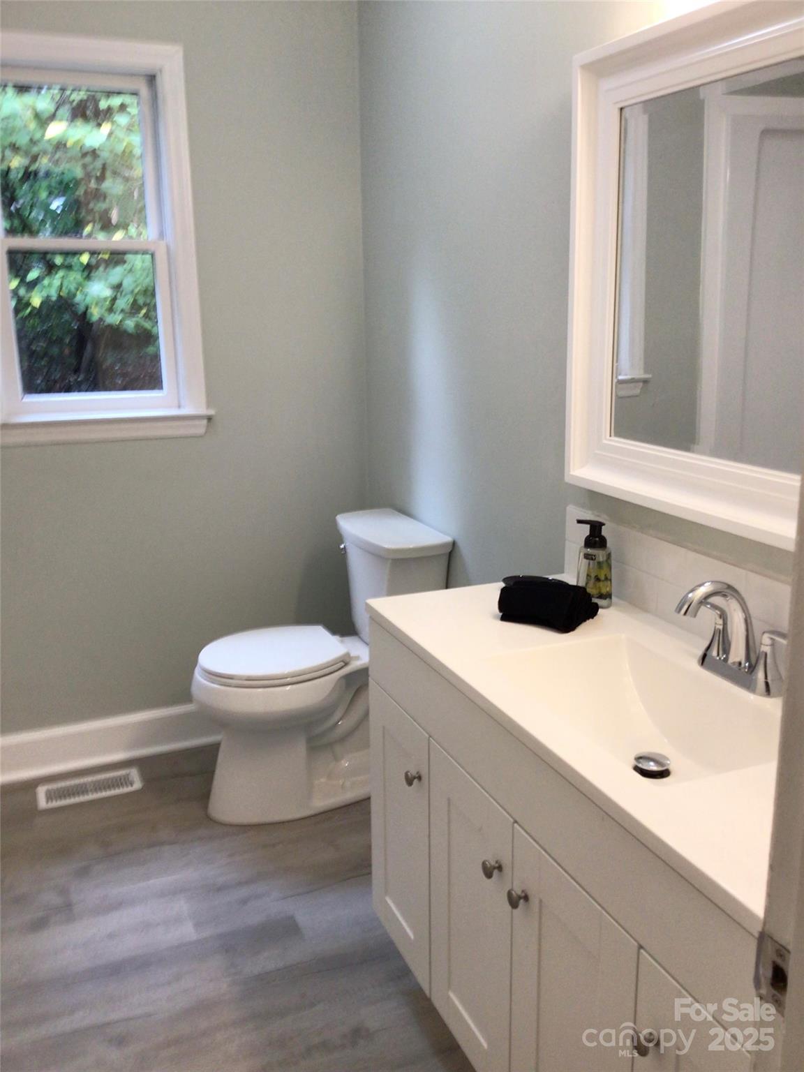 Lenoir, North Carolina 28645, United States, 3 Bedrooms Bedrooms, ,1 BathroomBathrooms,Residential,Active,218140