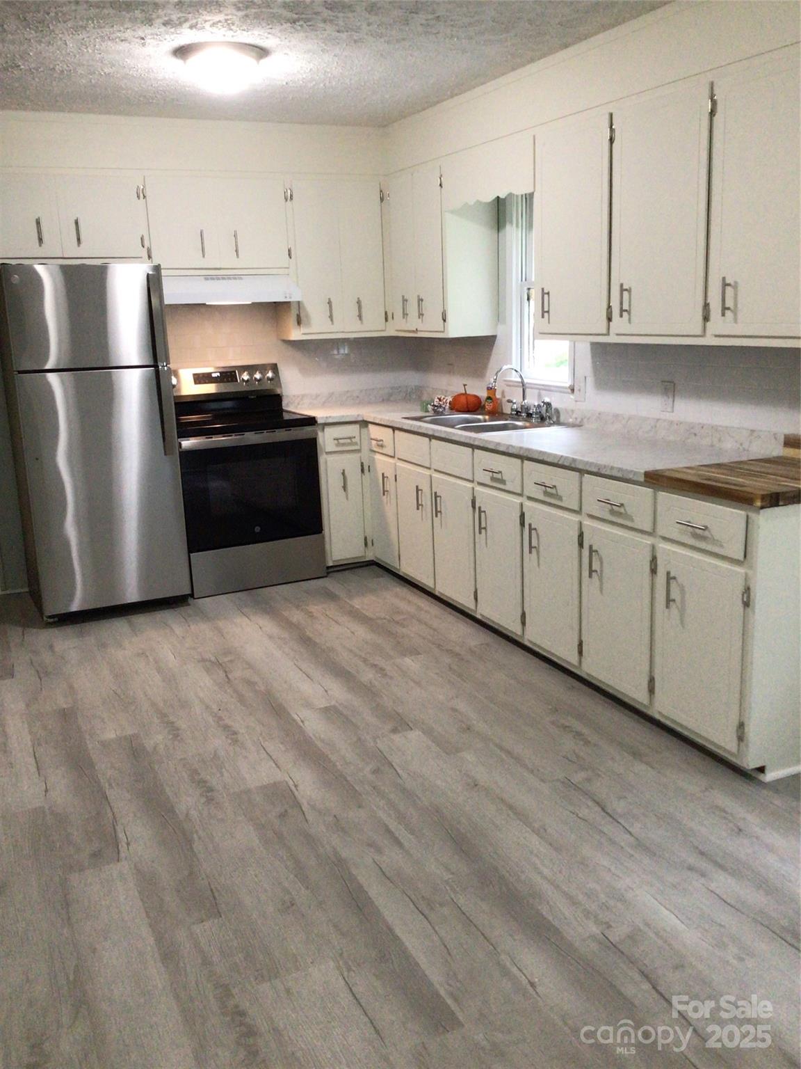 Lenoir, North Carolina 28645, United States, 3 Bedrooms Bedrooms, ,1 BathroomBathrooms,Residential,Active,218140