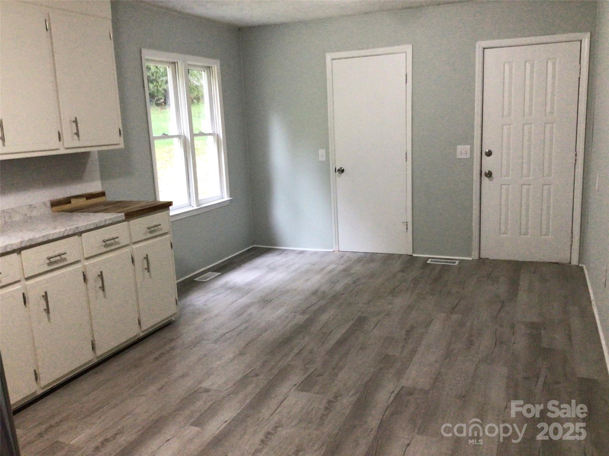 Lenoir, North Carolina 28645, United States, 3 Bedrooms Bedrooms, ,1 BathroomBathrooms,Residential,Active,218140