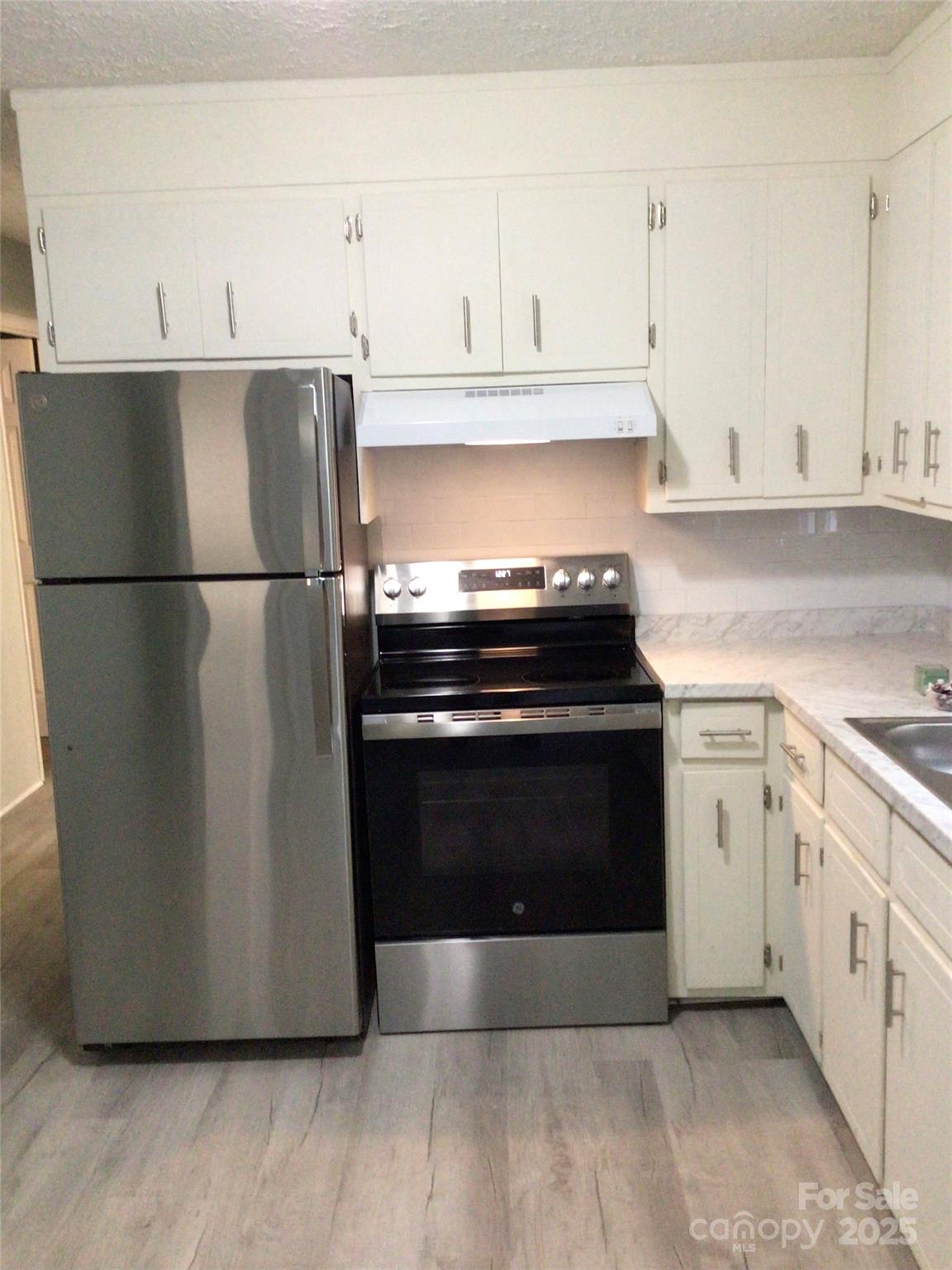 Lenoir, North Carolina 28645, United States, 3 Bedrooms Bedrooms, ,1 BathroomBathrooms,Residential,Active,218140