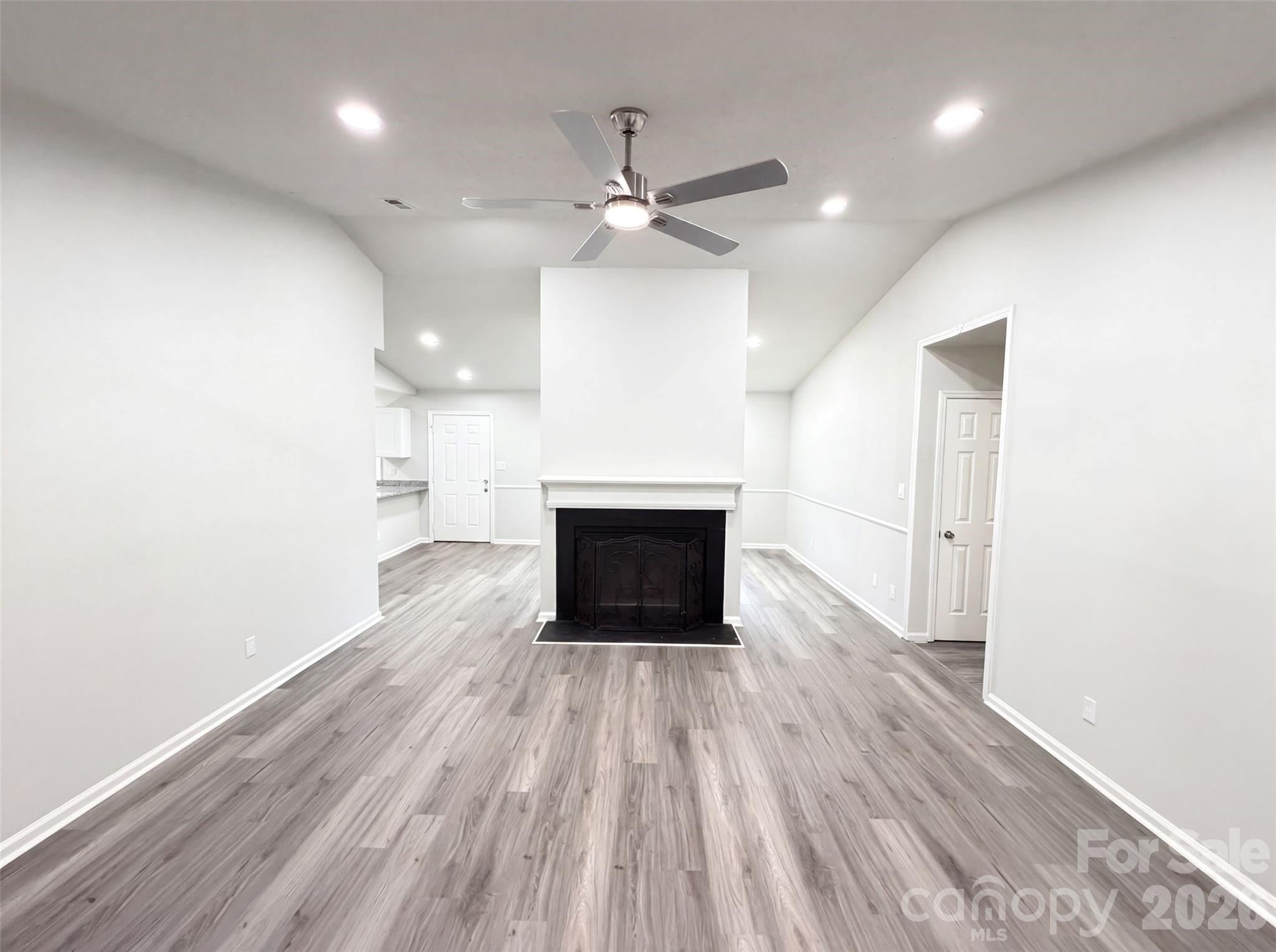 8822 Hunter Green Lane