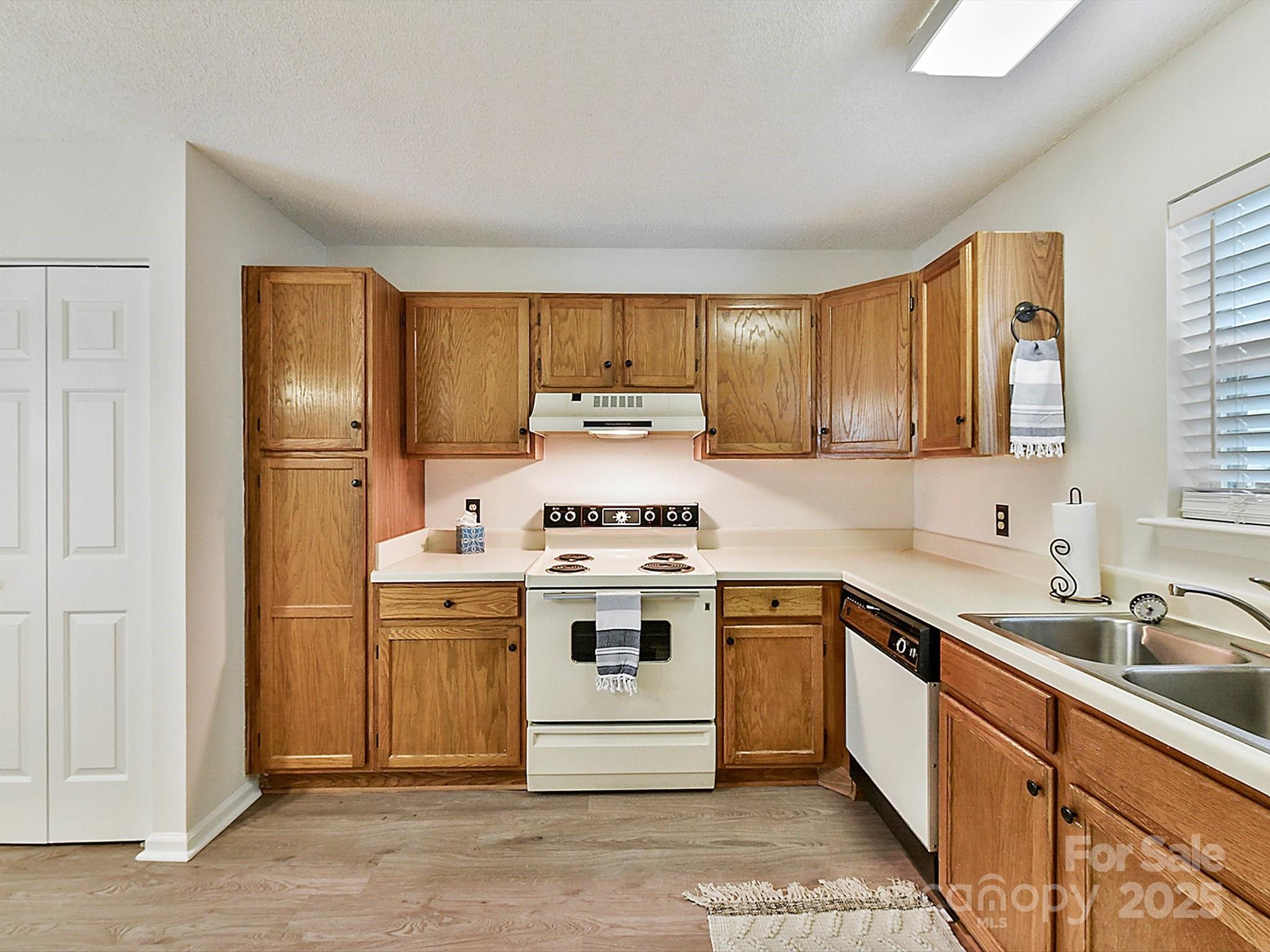 Hunt Club Villas - Residential