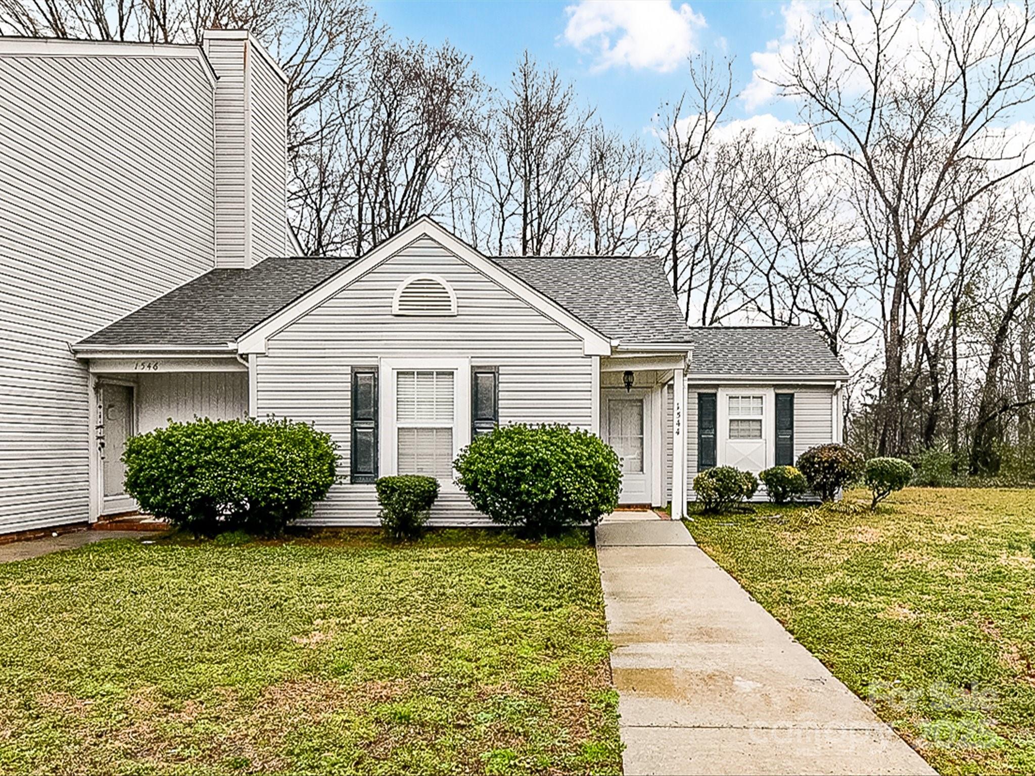 Hunt Club Villas - Residential