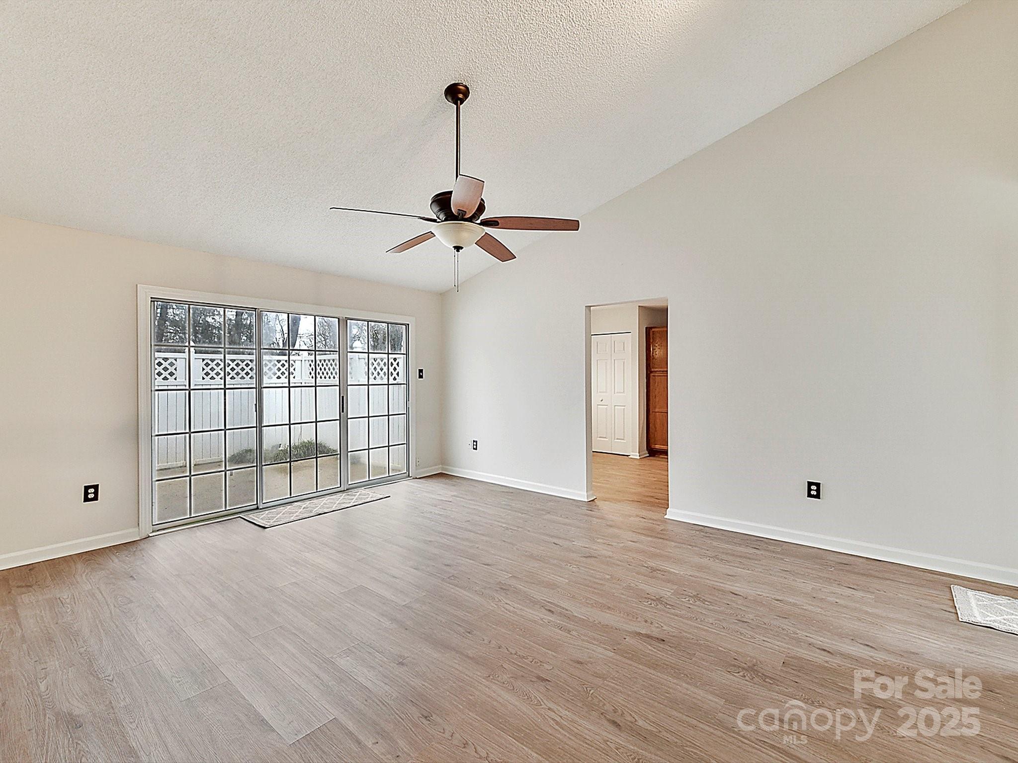 Hunt Club Villas - Residential