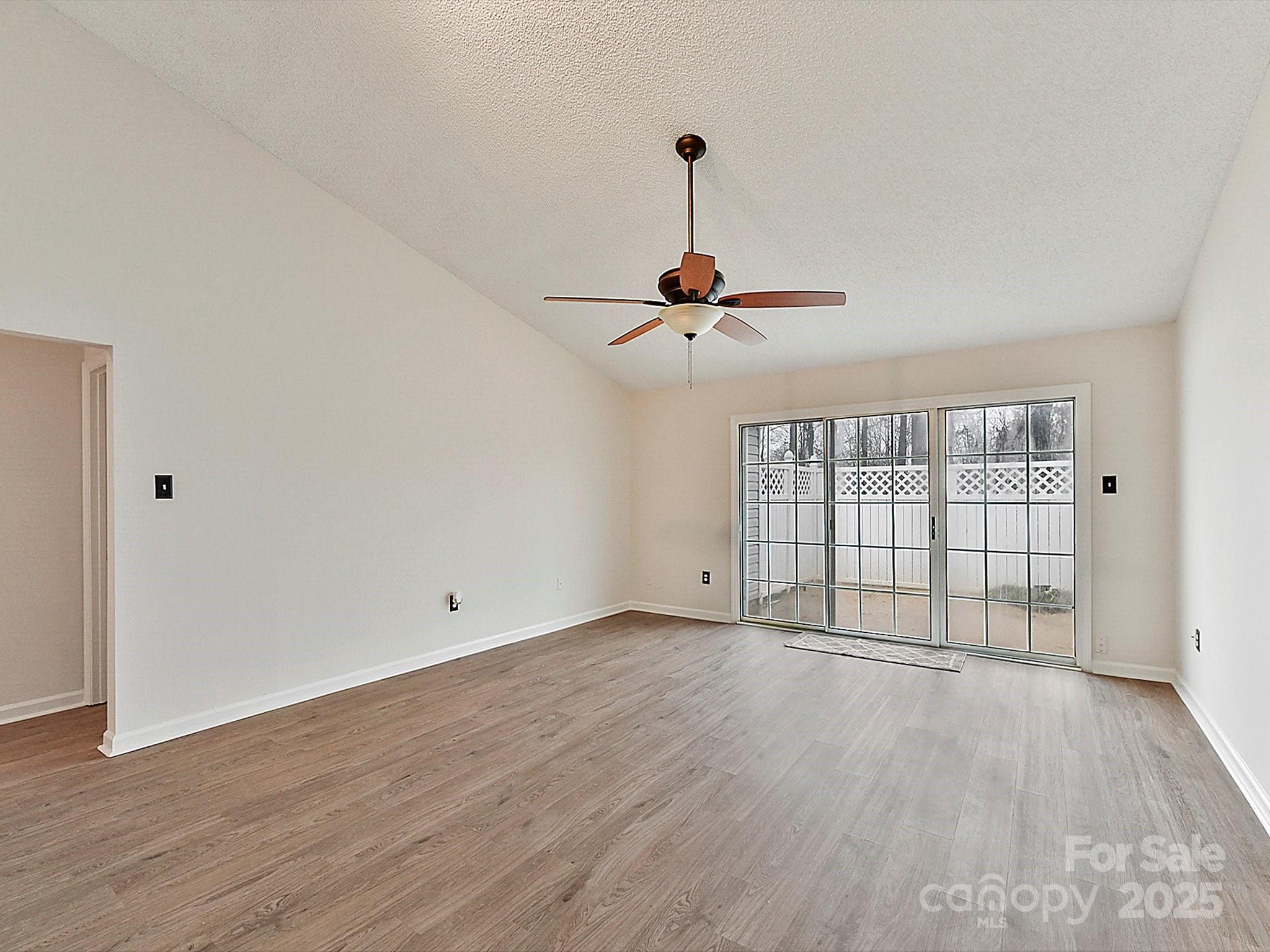 Hunt Club Villas - Residential