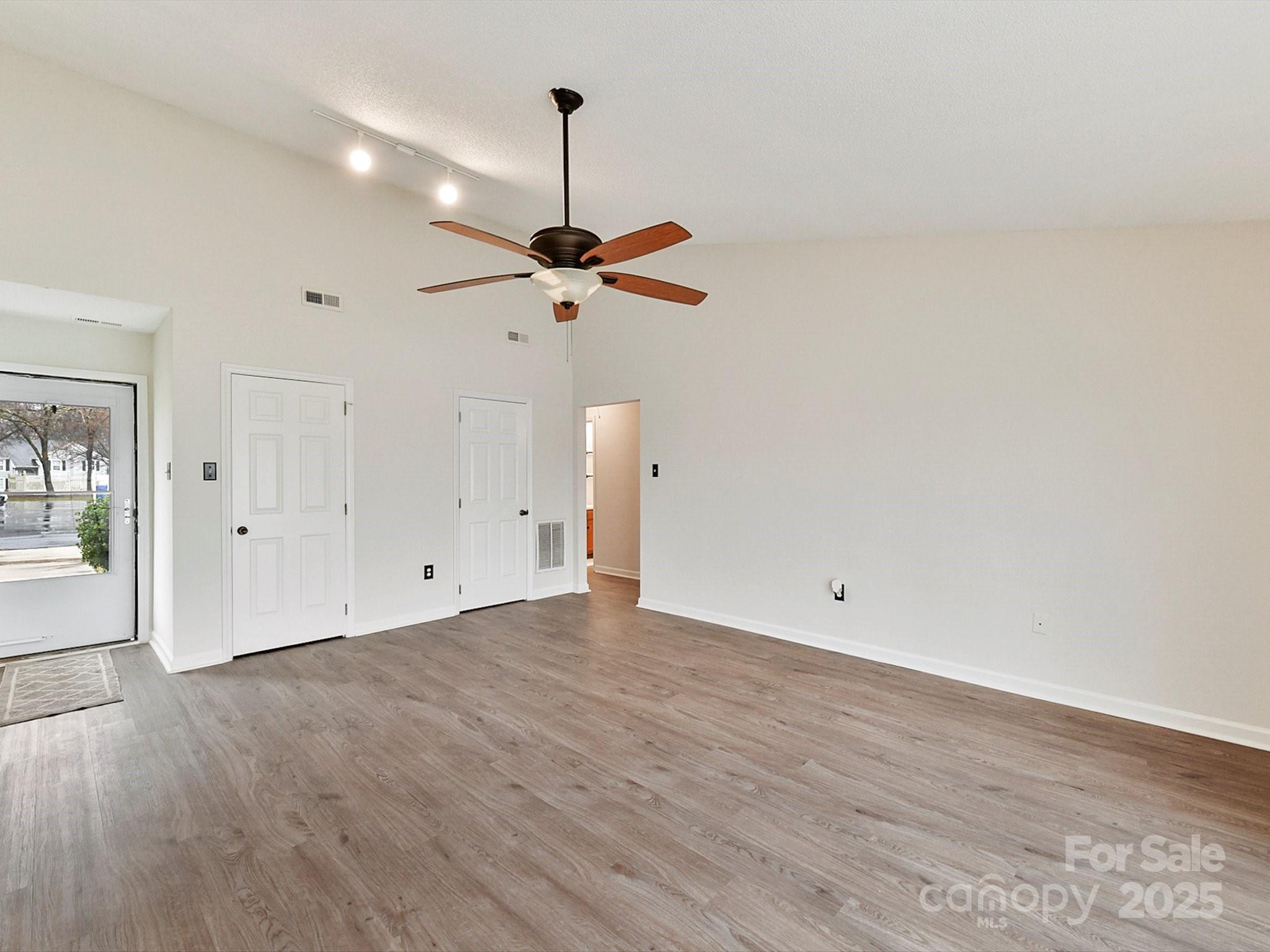 Hunt Club Villas - Residential