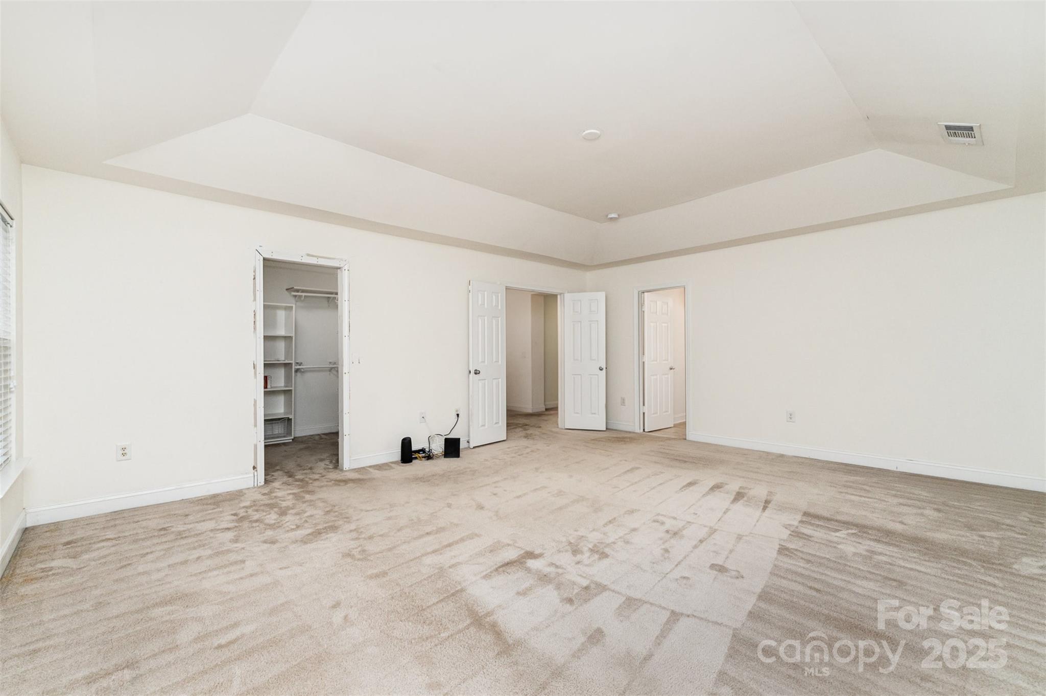7031 Woodbridge Valley Circle