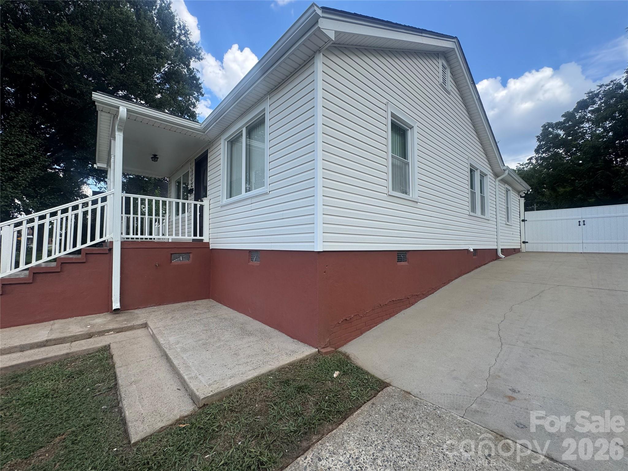 1142 Eisenhower Road