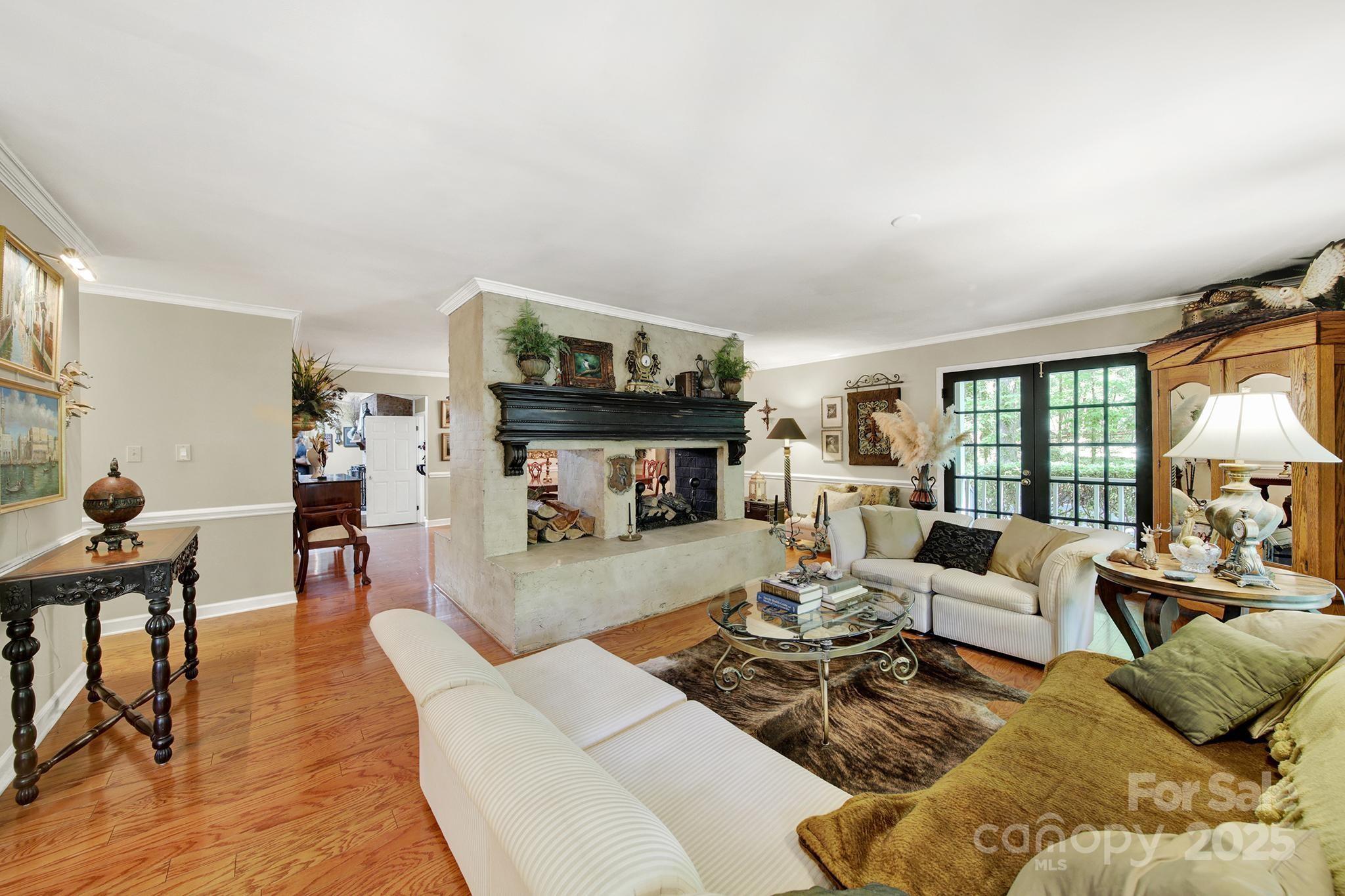 4 Hummingbird Court