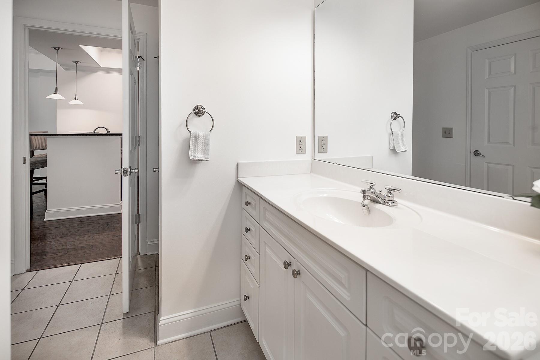 Fifth and Poplar - Residential