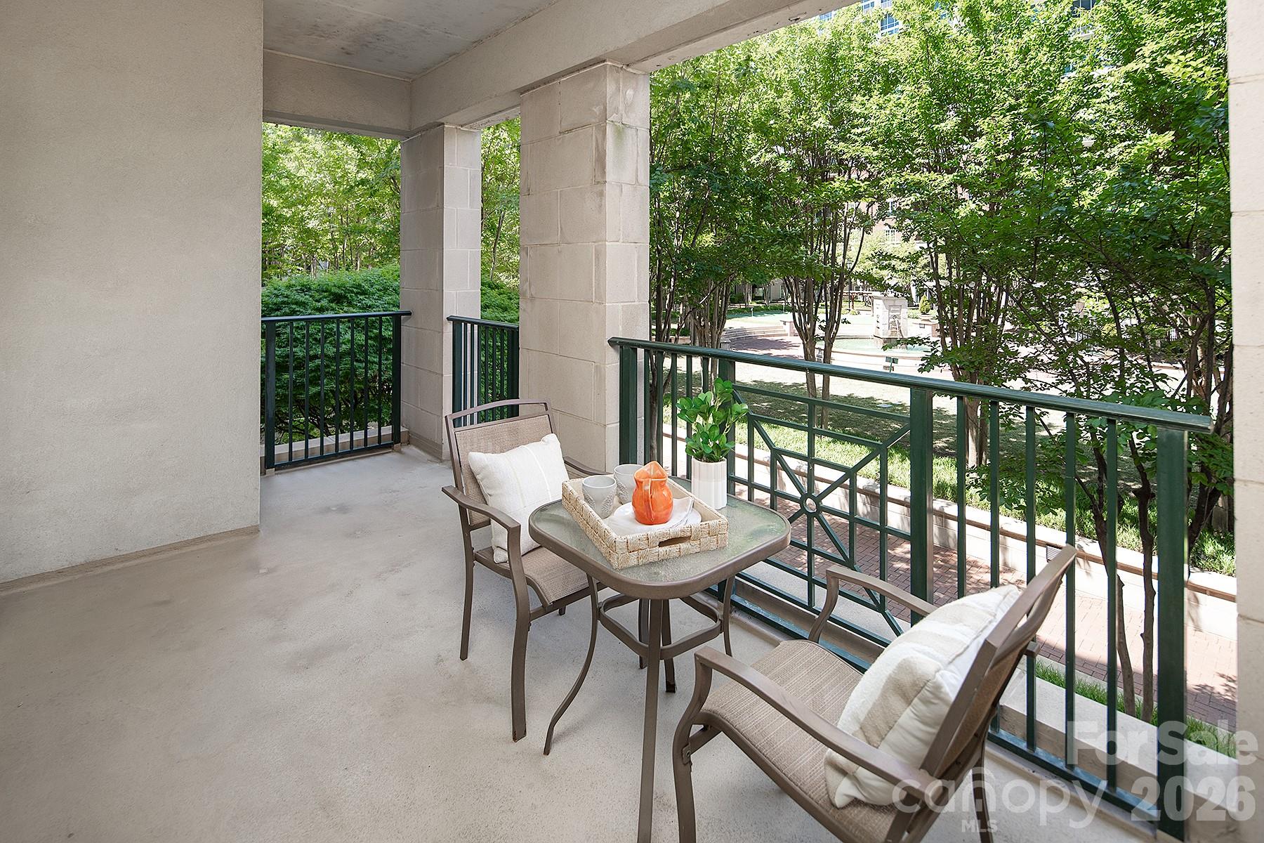 300 W 5th Street W 204