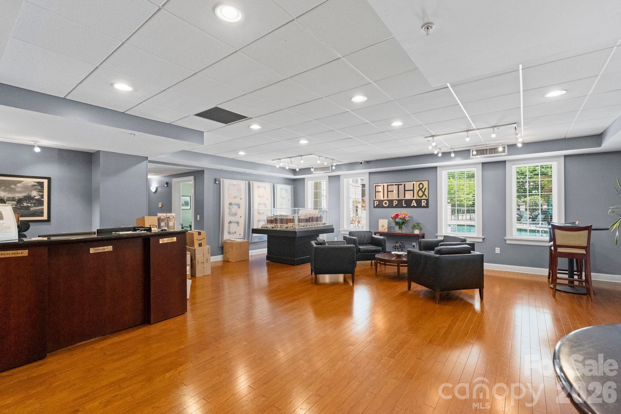 Fifth and Poplar - Residential