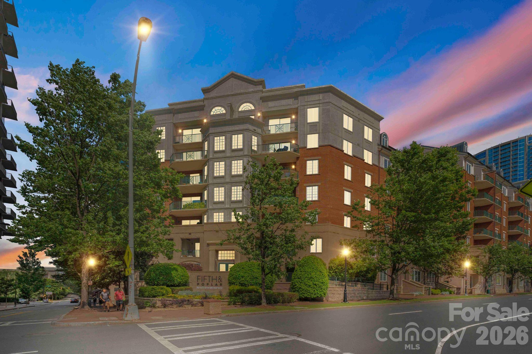 Fifth and Poplar - Residential