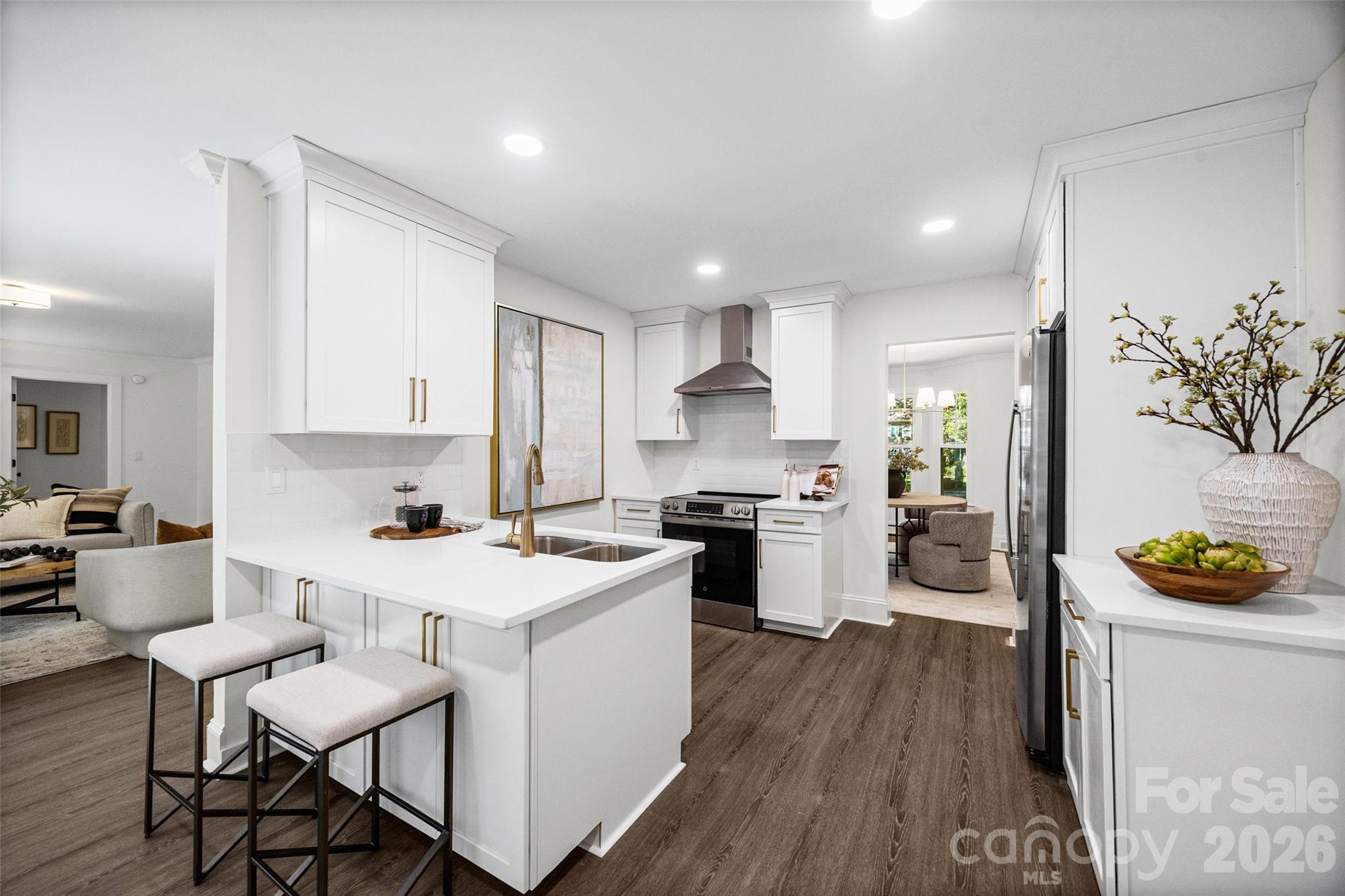 5318 Apple Blossom Court