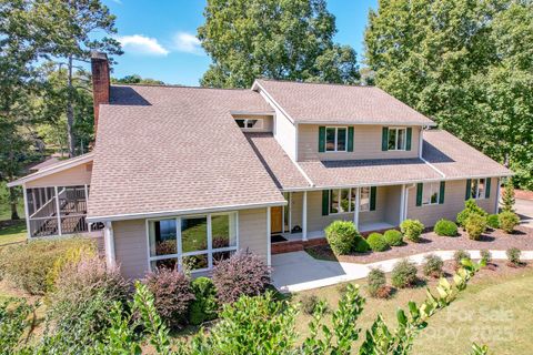 Photo of 54 Cove Crest Drive, Taylorsville, NC 28681 (MLS # 4308979)
