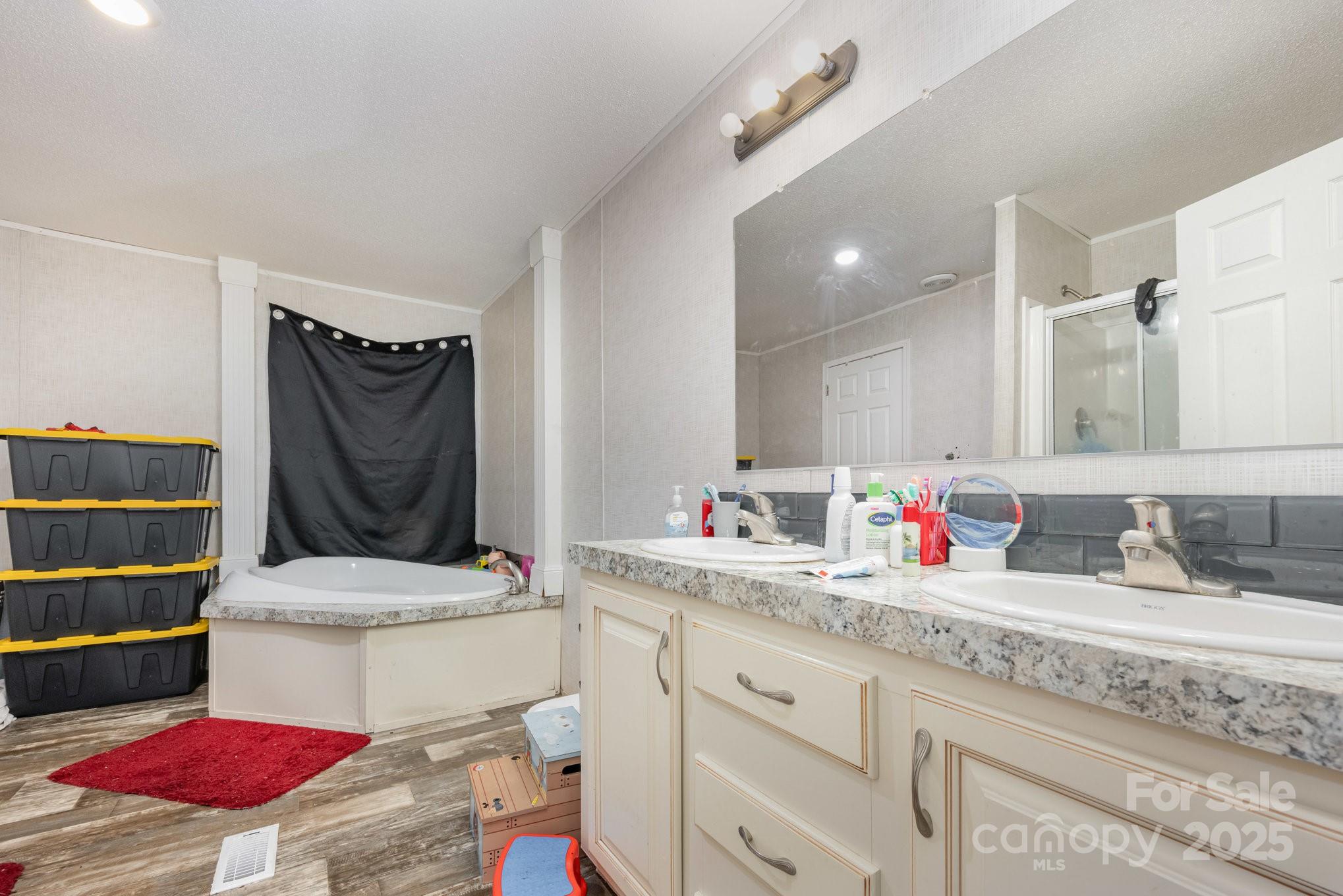 Lynn Ridge - Residential