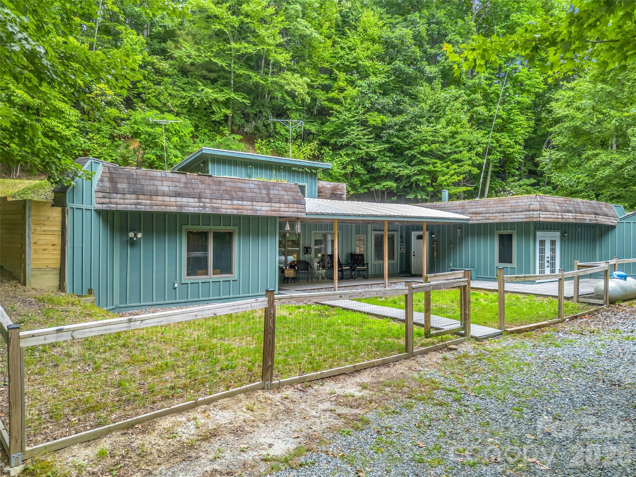707 Cascade Trail