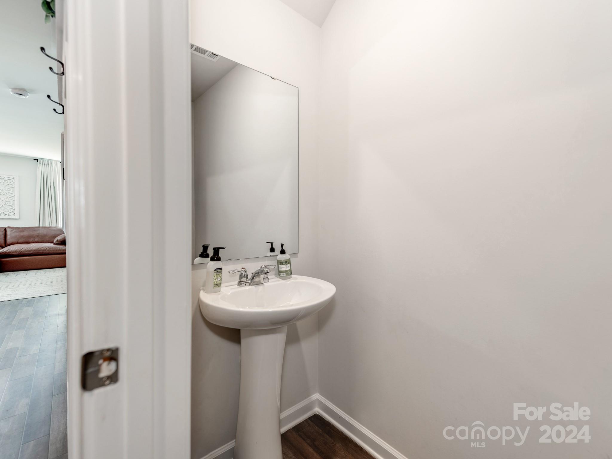 Field Crest Farm - Residential