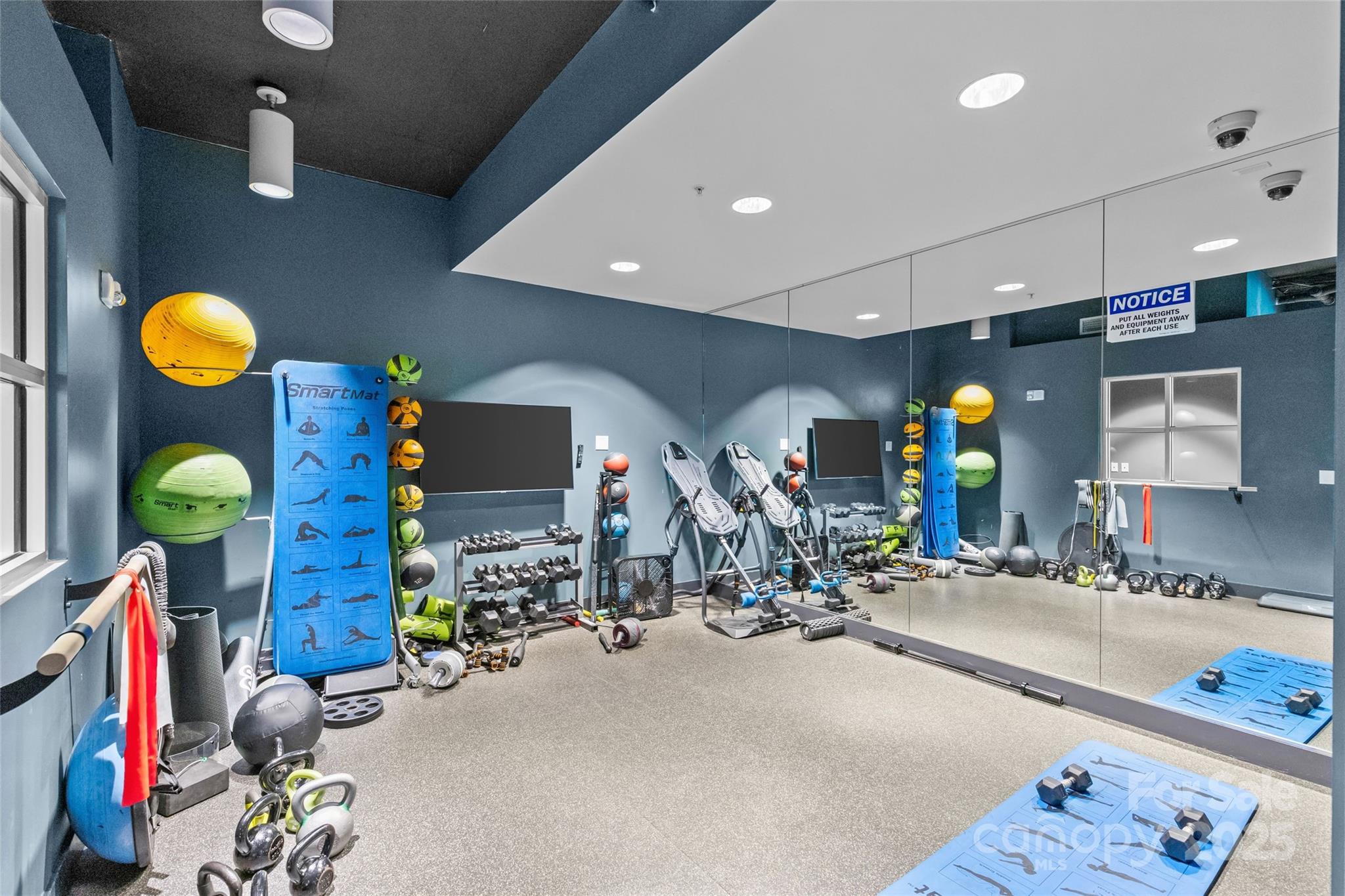 Avenue Condominiums - Residential