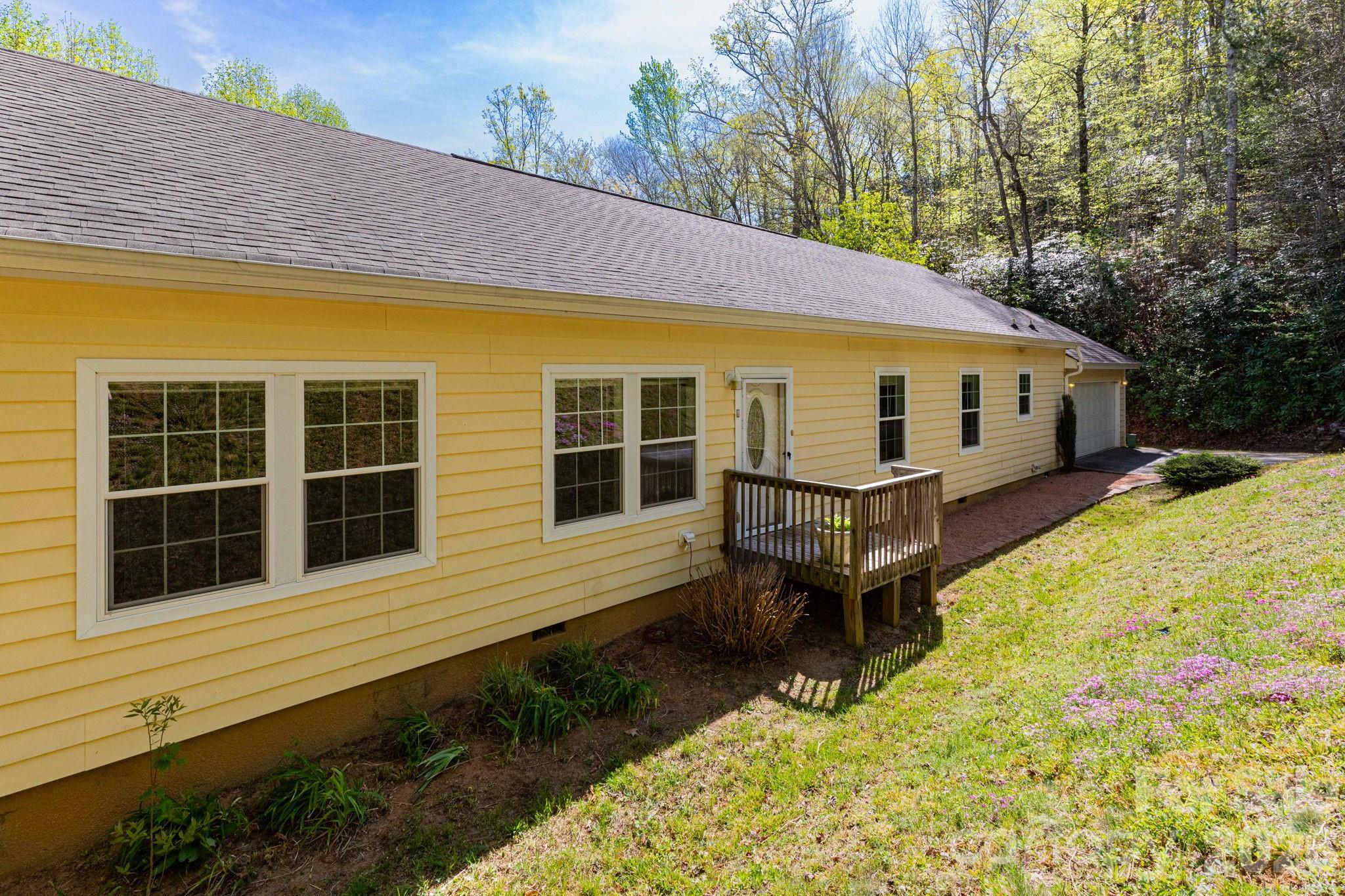 Ruth Villa - Residential