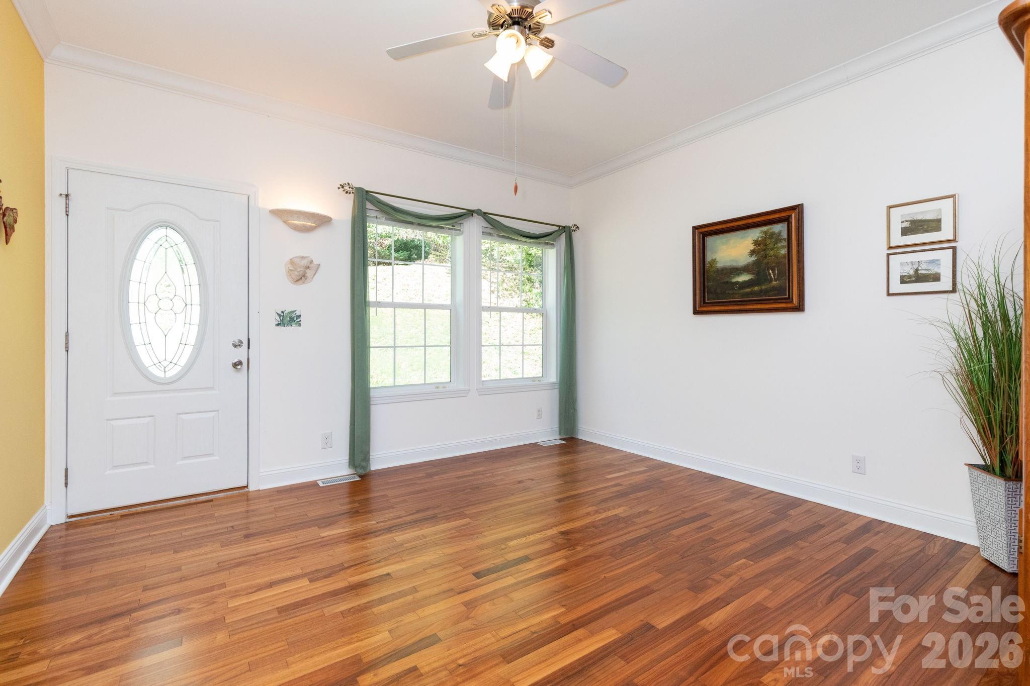 Ruth Villa - Residential