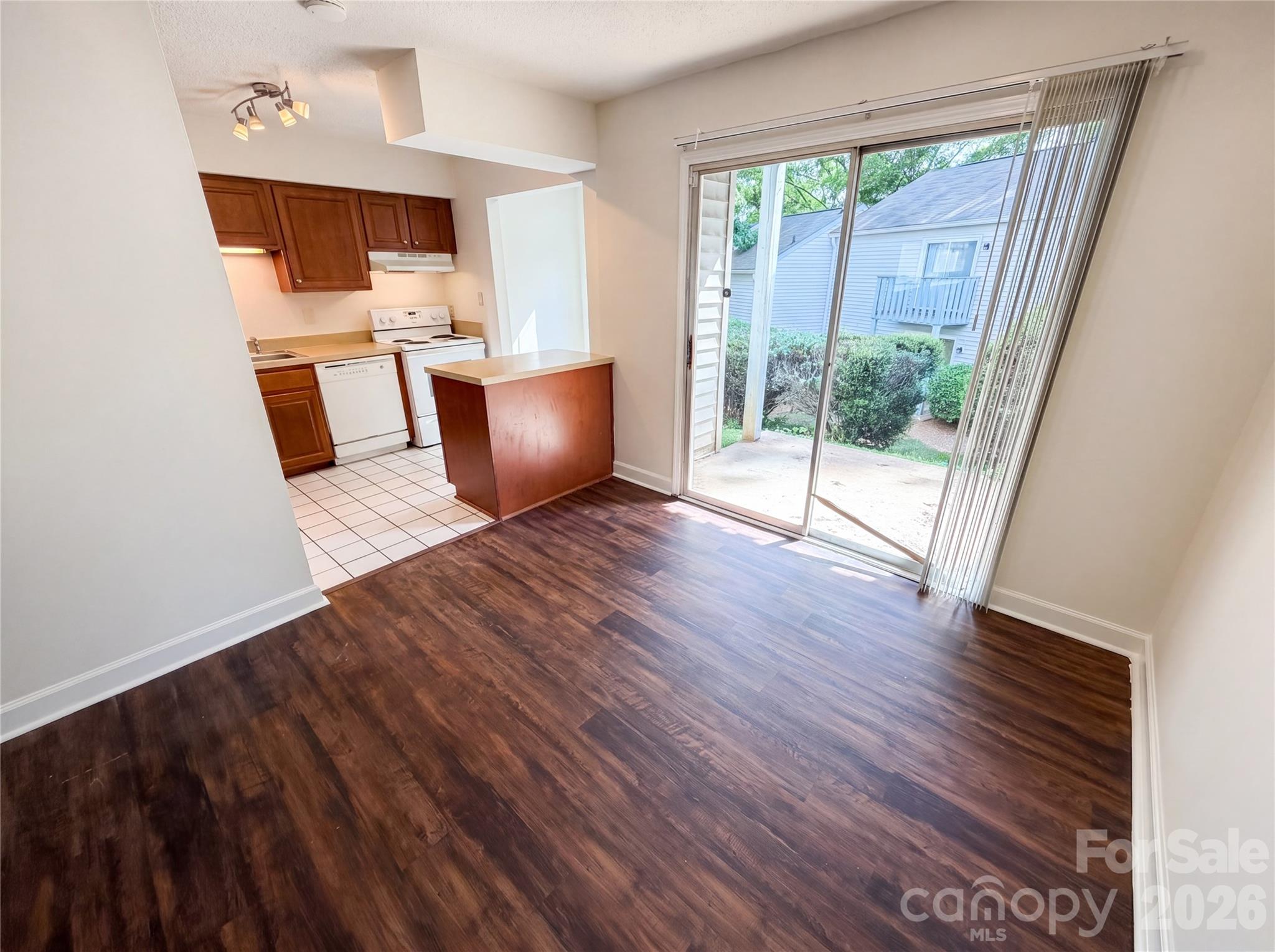 Sharon Lakes - Residential