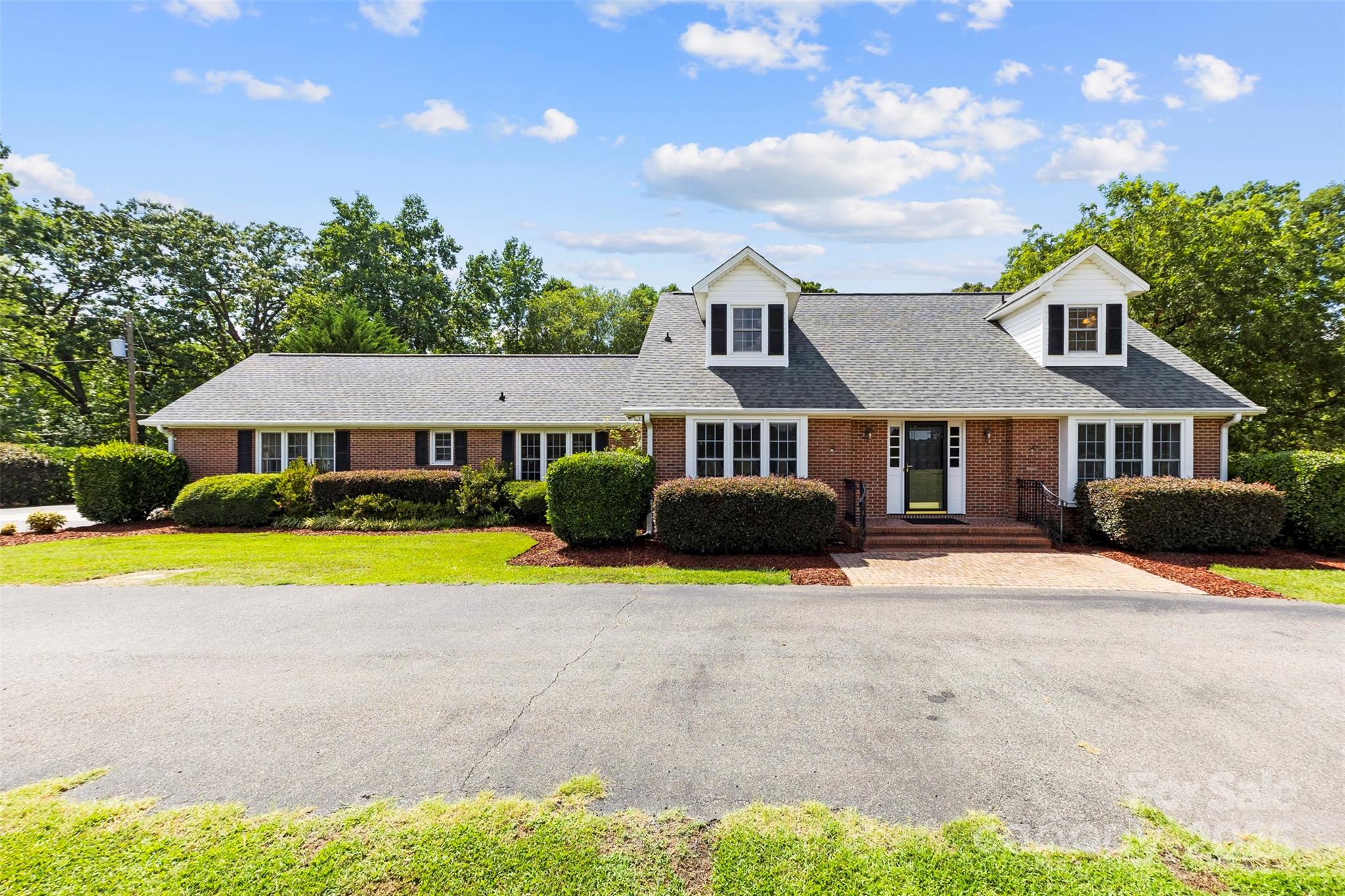 901 N Kingsburry Road