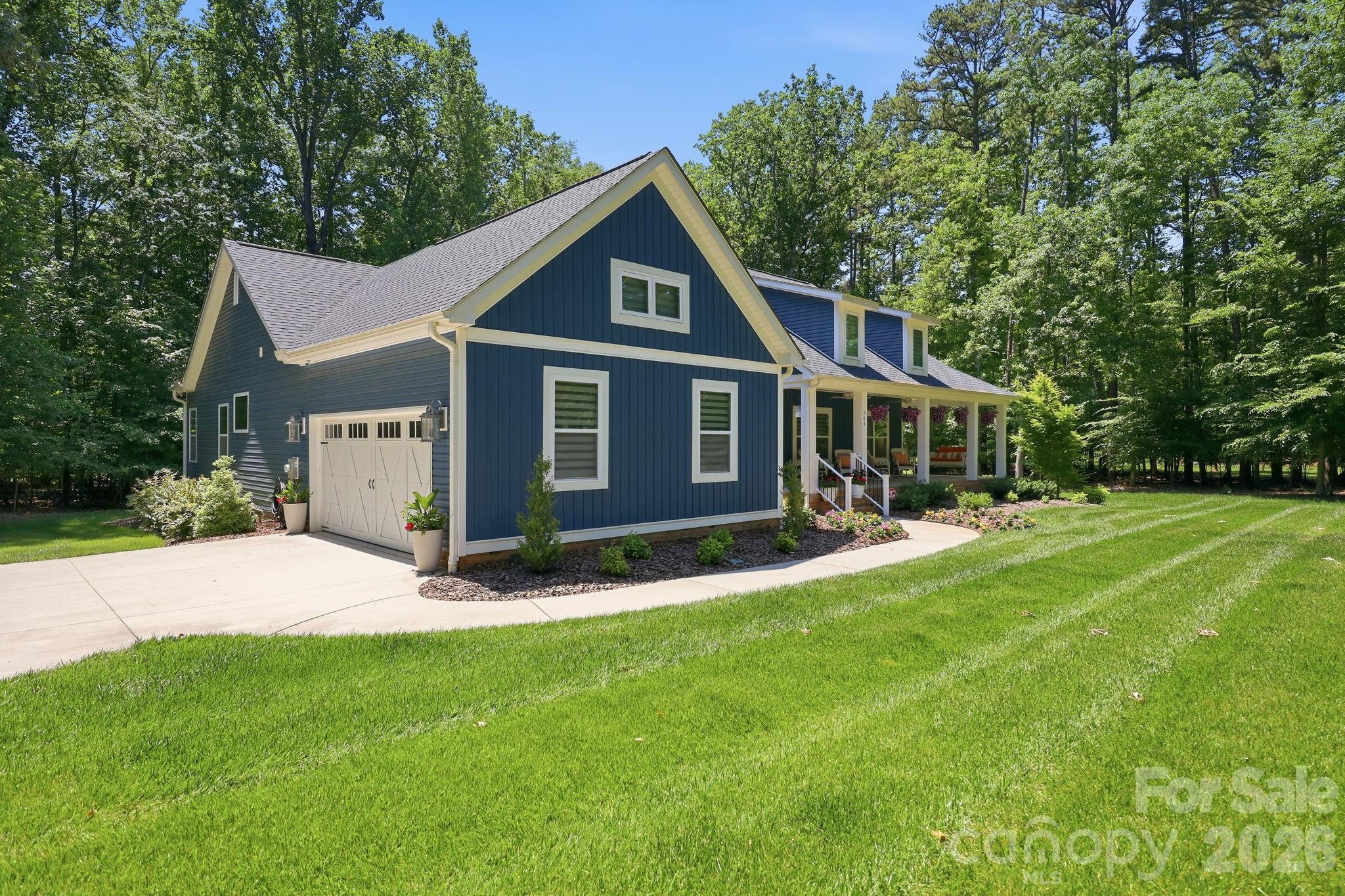 Yachtsmans Point - Residential