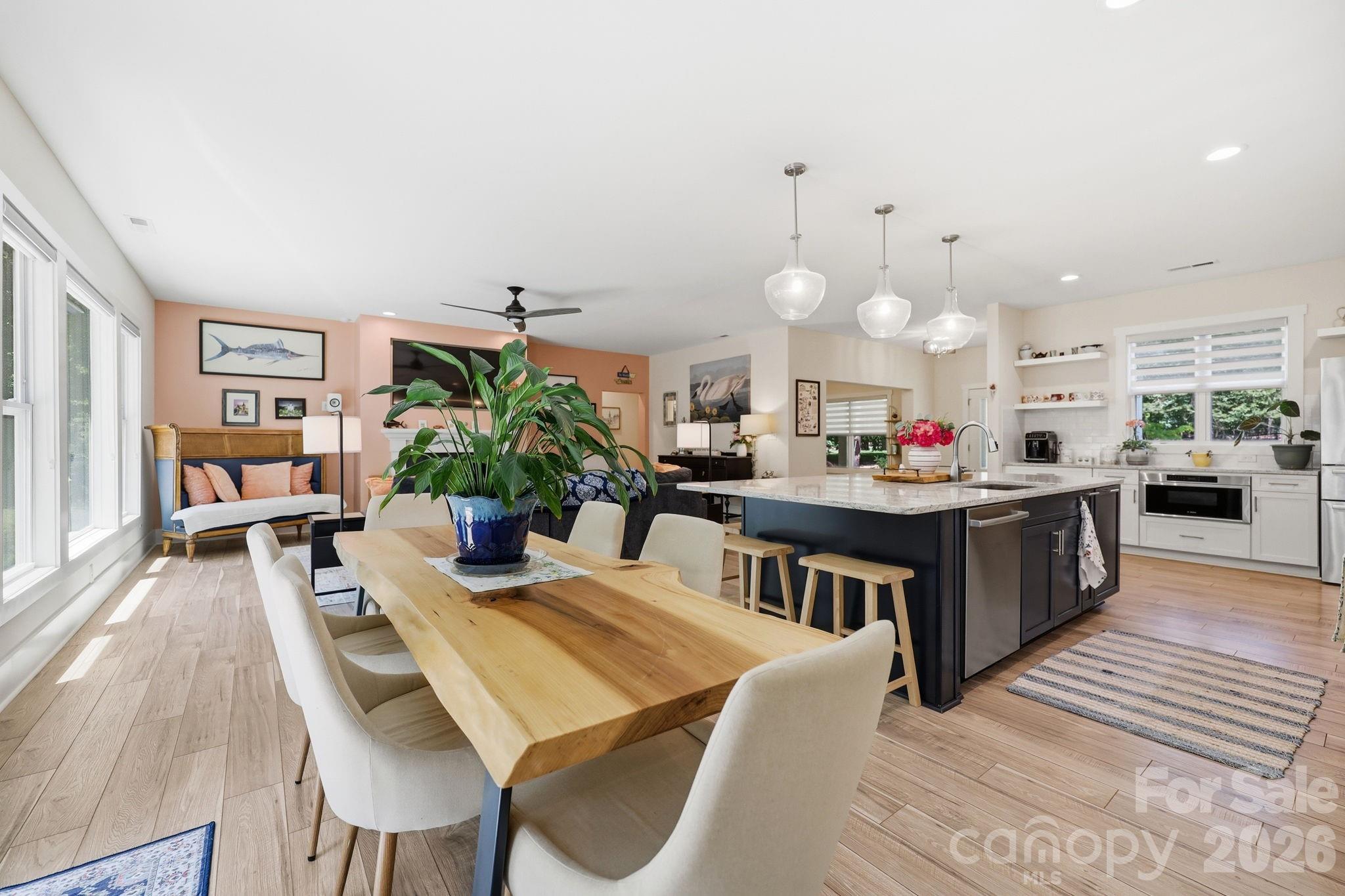 Yachtsmans Point - Residential