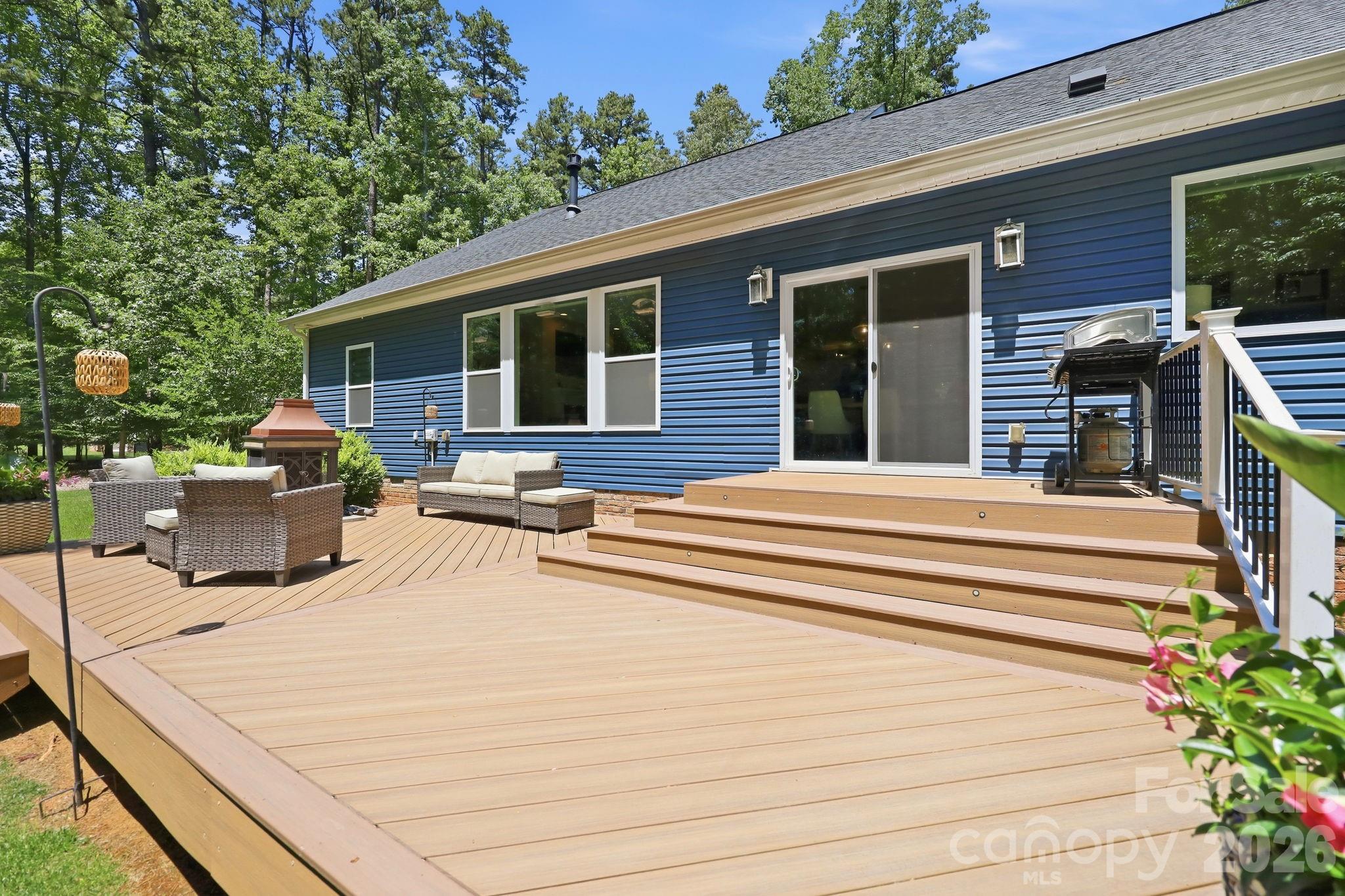 Yachtsmans Point - Residential