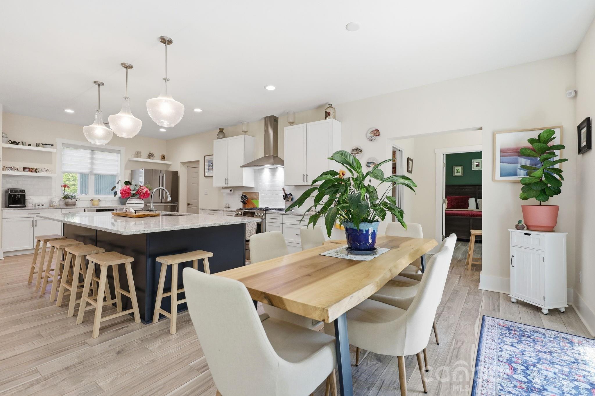 Yachtsmans Point - Residential