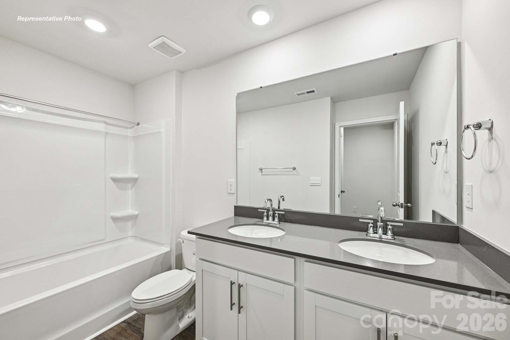 The Hamptons at Hickory - Residential