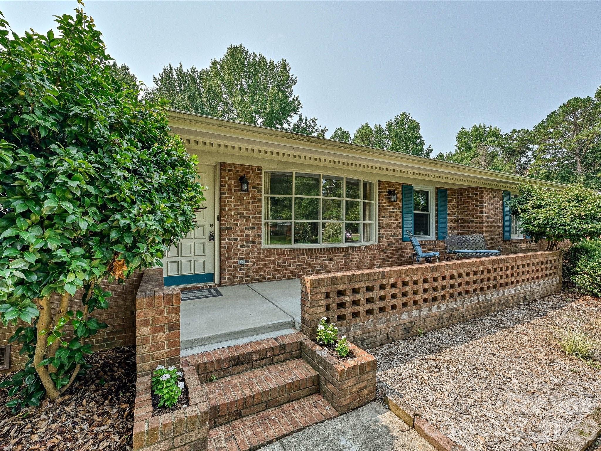 8812 Crestwood Drive