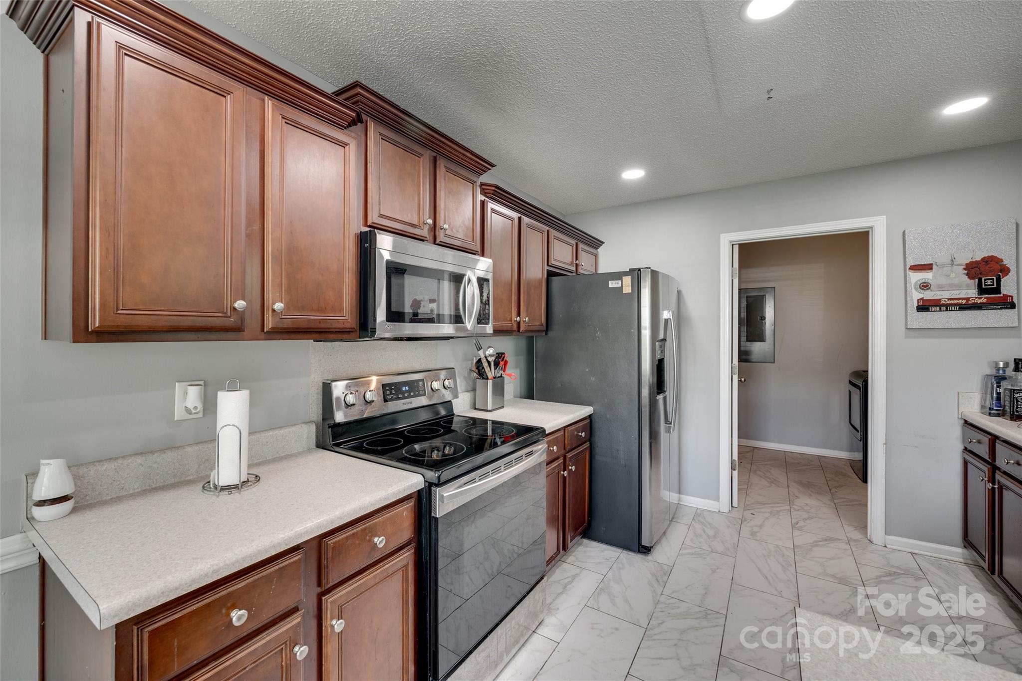 Avery Lake - Residential