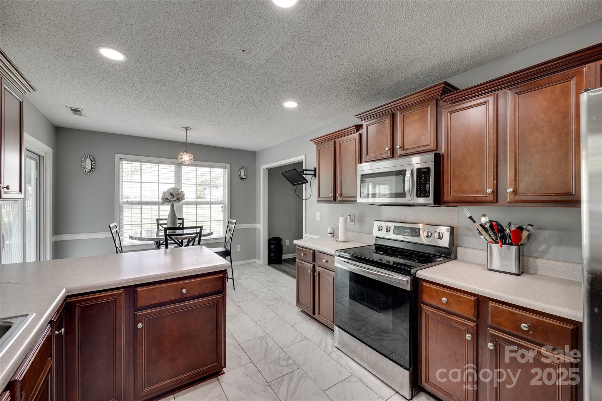 Avery Lake - Residential