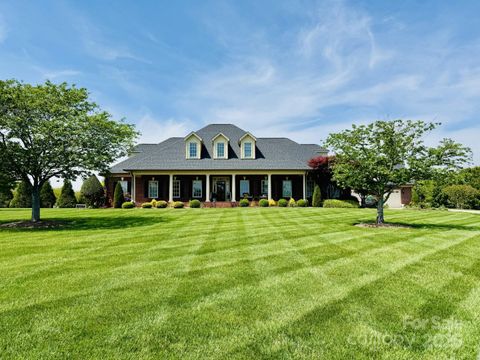 Photo of 107 Cedar Lake Drive, Statesville, NC 28625 (MLS # 4310328)