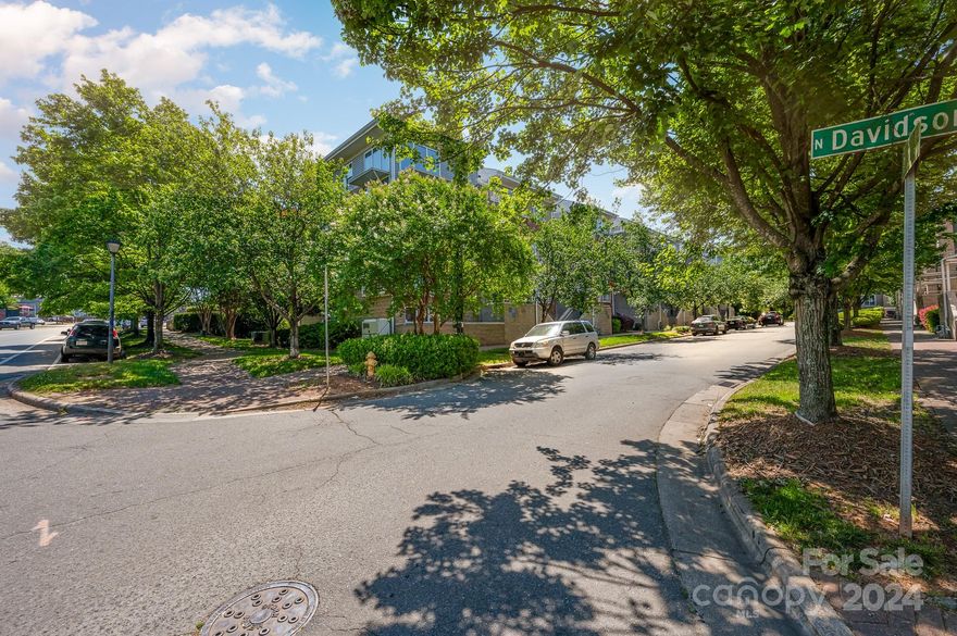 Experience luxurious urban living in this elegant 3-bedroom, 2.5-bathroom townhouse, perfectly situated in Charlotte’s NoDa arts district. Spanning 1,857 sqft, this home offers a prime location with the light rail just steps away, providing easy access to Uptown, South End, and UNC Charlotte. Enjoy the vibrant NoDa lifestyle with a rich selection of restaurants, breweries, and entertainment venues right outside your door.

Inside, a dramatic two-story living room with a cozy fireplace opens to a spacious loft, ideal for a home office or additional lounge area. Each bedroom features generous walk-in closets. Unwind on your private rooftop terrace with stunning views or entertain guests at the community pool with built-in grills. Embrace the essence of NoDa’s live-work-play ethos in this stylish townhouse. Schedule your tour today and experience the best of urban living!

https://listings.nextdoorphotos.com/vd/146386681