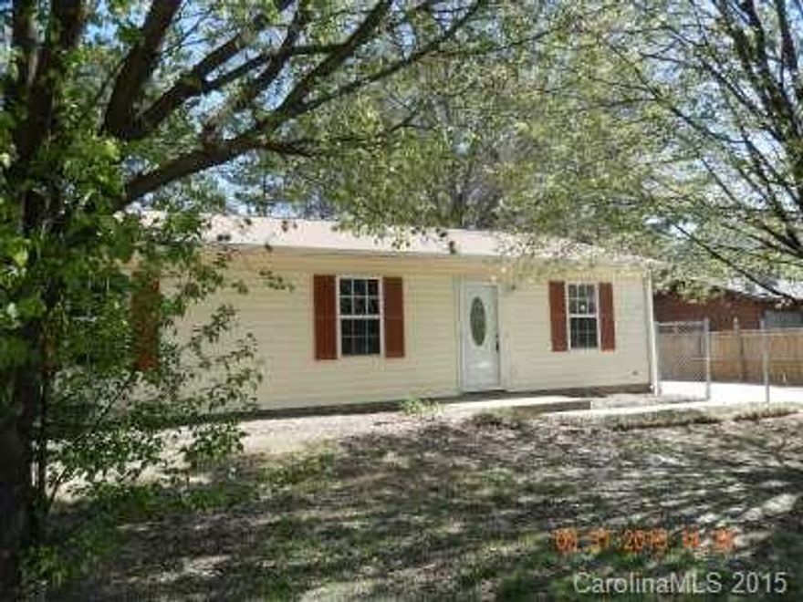 This is a Fannie Mae HomePath property.  Great starter home! Interior features 3 beds with jack and jill bathroom giving the master bedroom it's own half bath, large living room and eat in kitchen! Exterior features a deck and nice lot! Located on a quiet dead end street convenient to shopping and interstates. It needs a little TLC but will clean up nice!