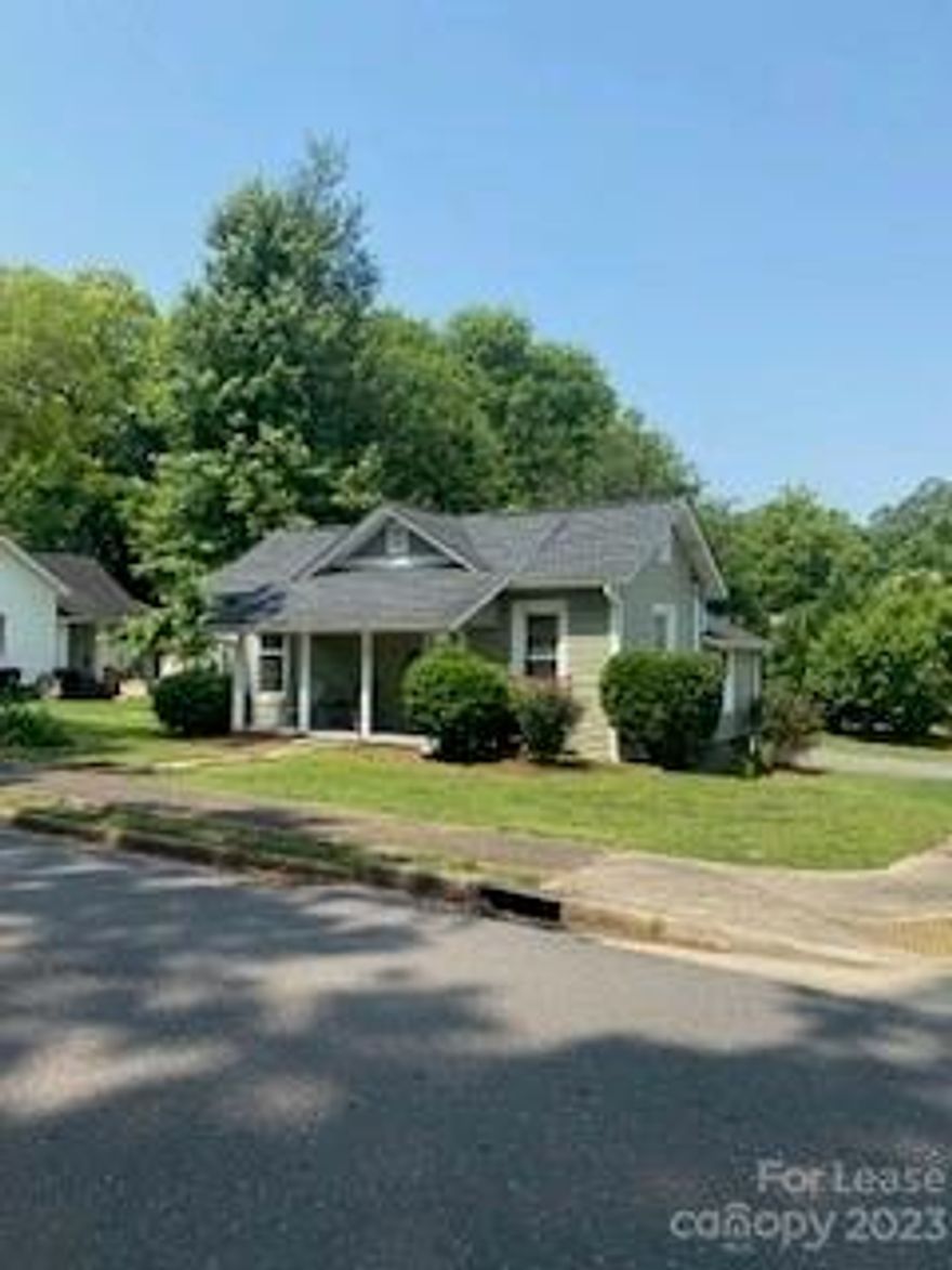 Nice 1 bedroom Cottage located on a corner lot in convenient location. Some updates. Large corner lot.