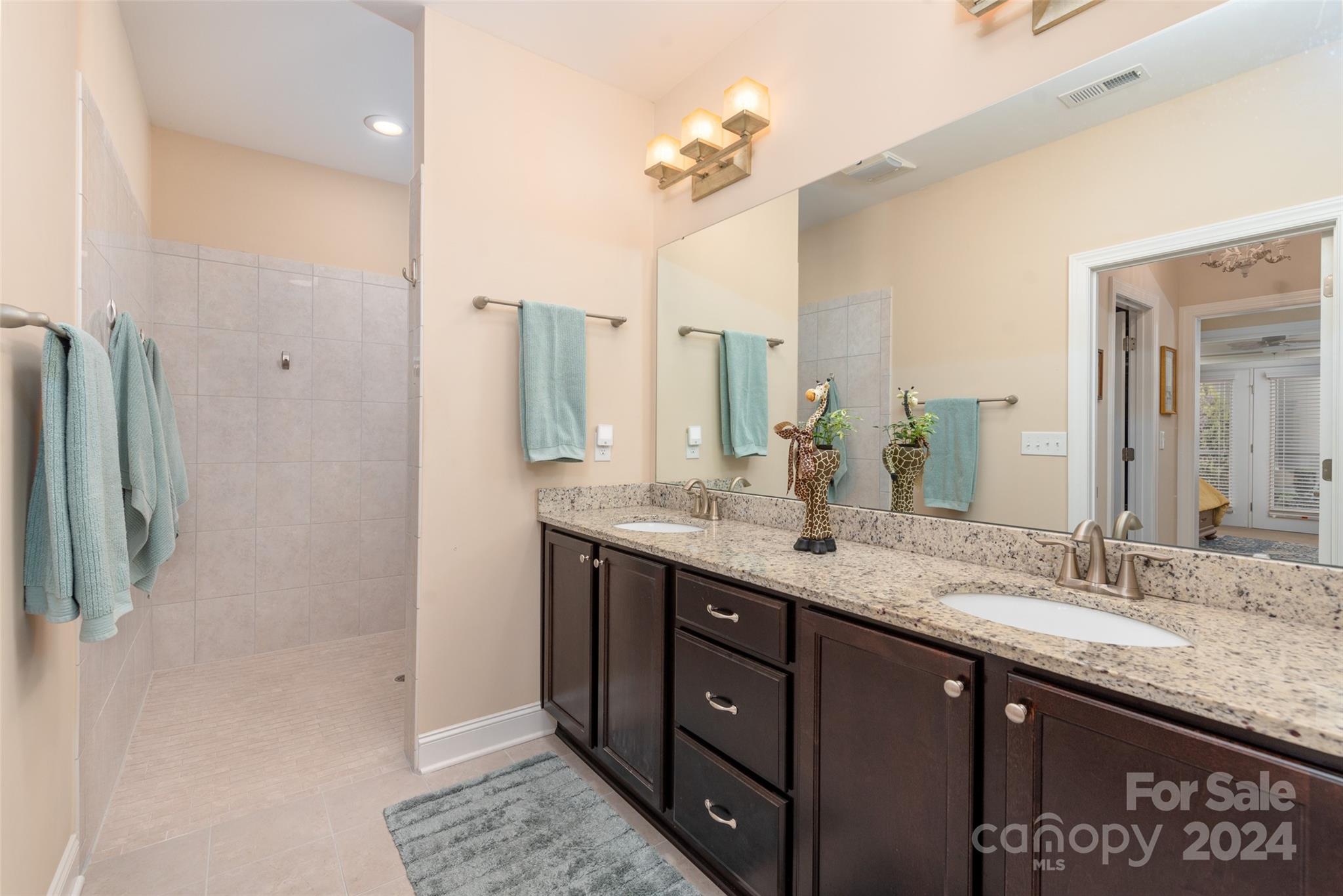 The Courtyards at Emerald Lake - Residential