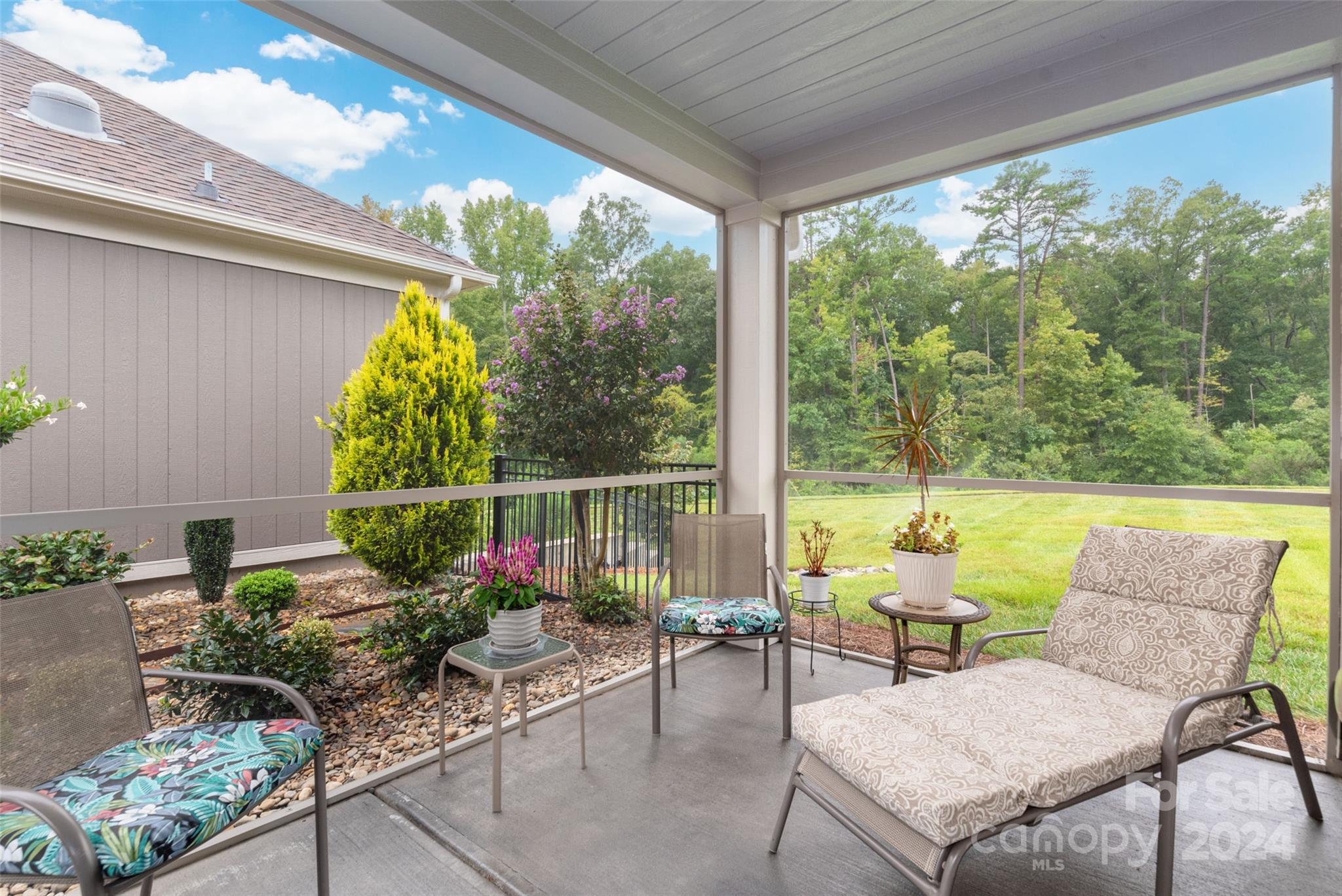 The Courtyards at Emerald Lake - Residential