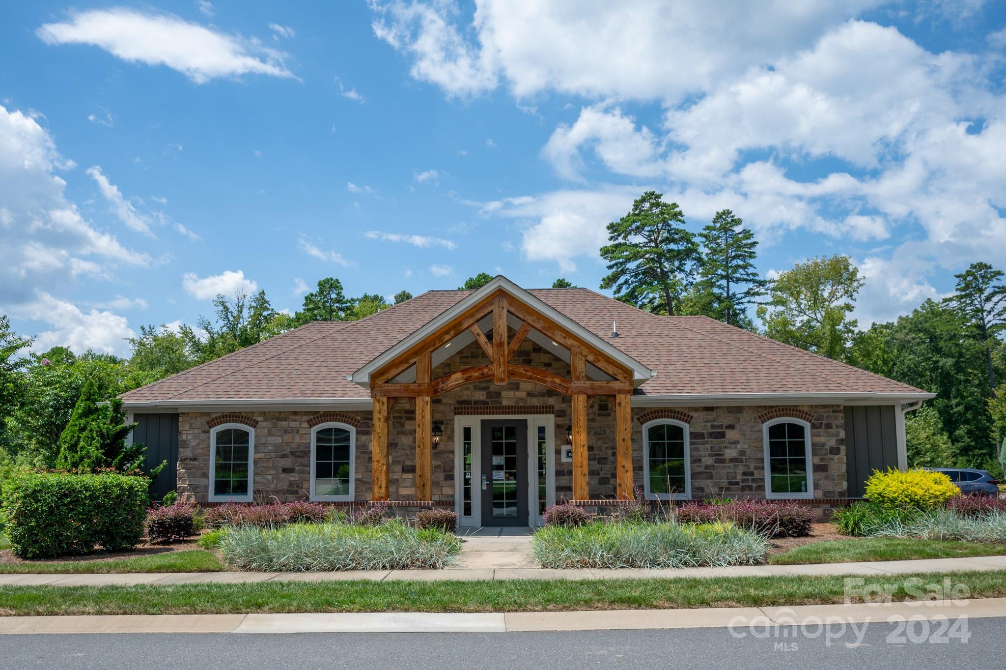 The Courtyards at Emerald Lake - Residential