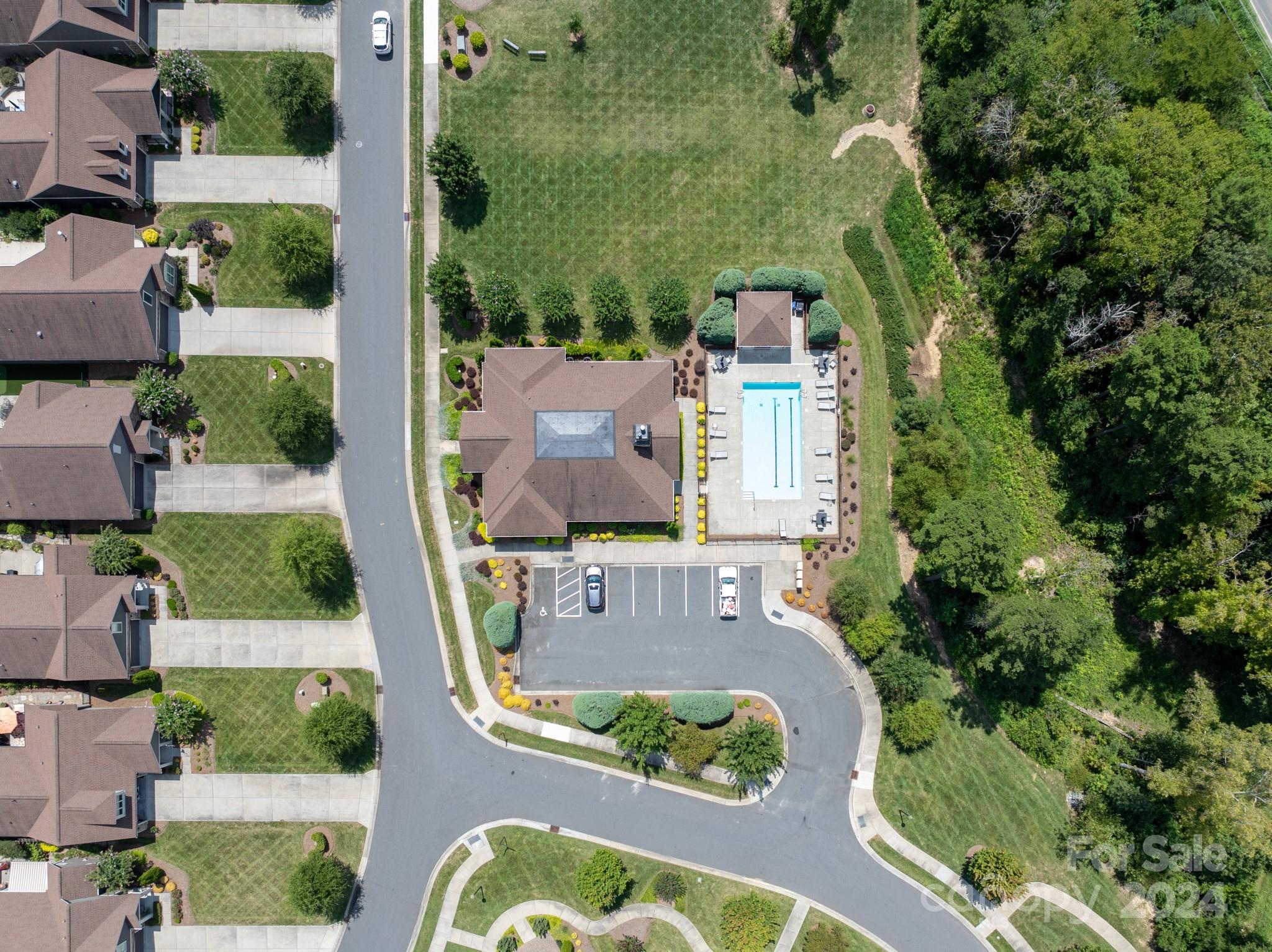 The Courtyards at Emerald Lake - Residential