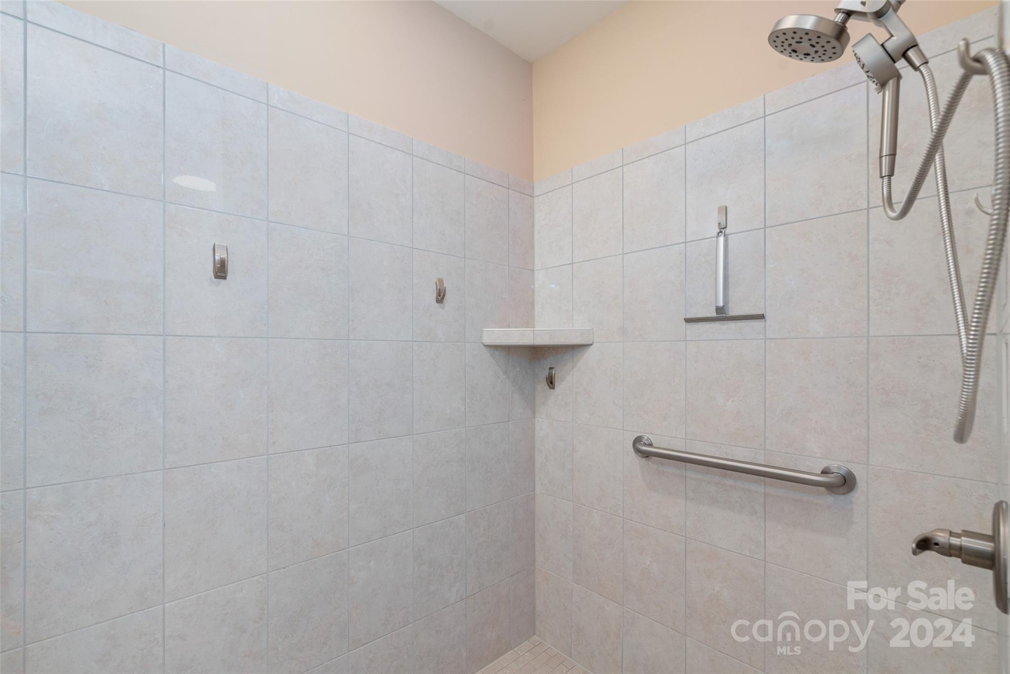 The Courtyards at Emerald Lake - Residential