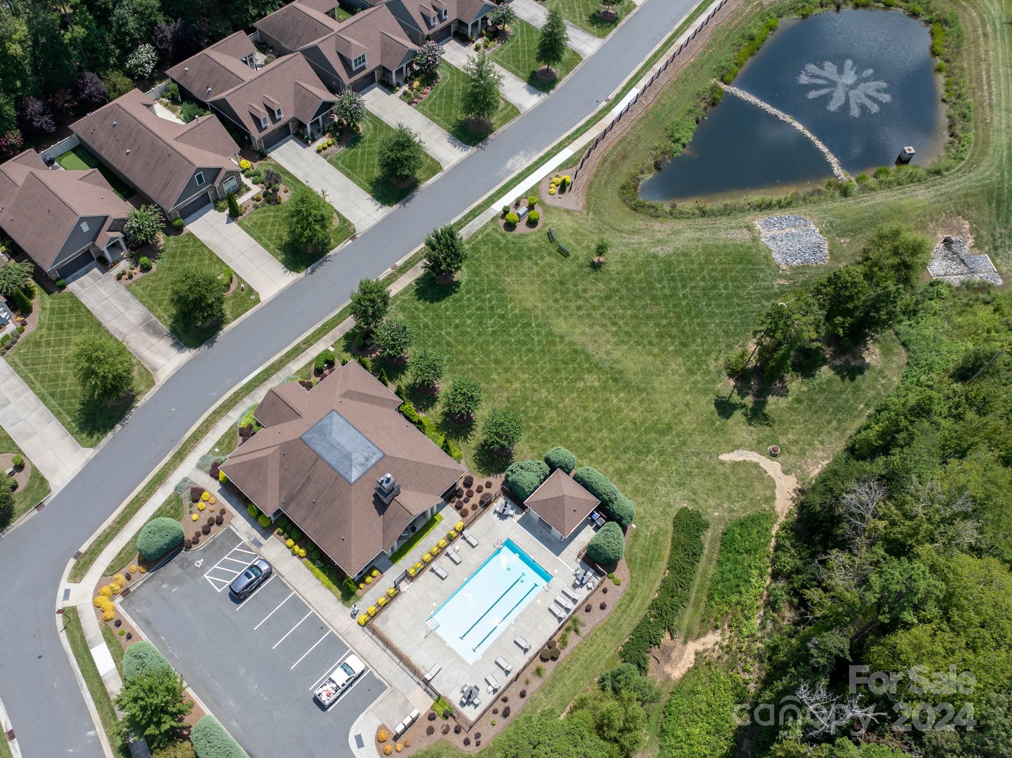 The Courtyards at Emerald Lake - Residential