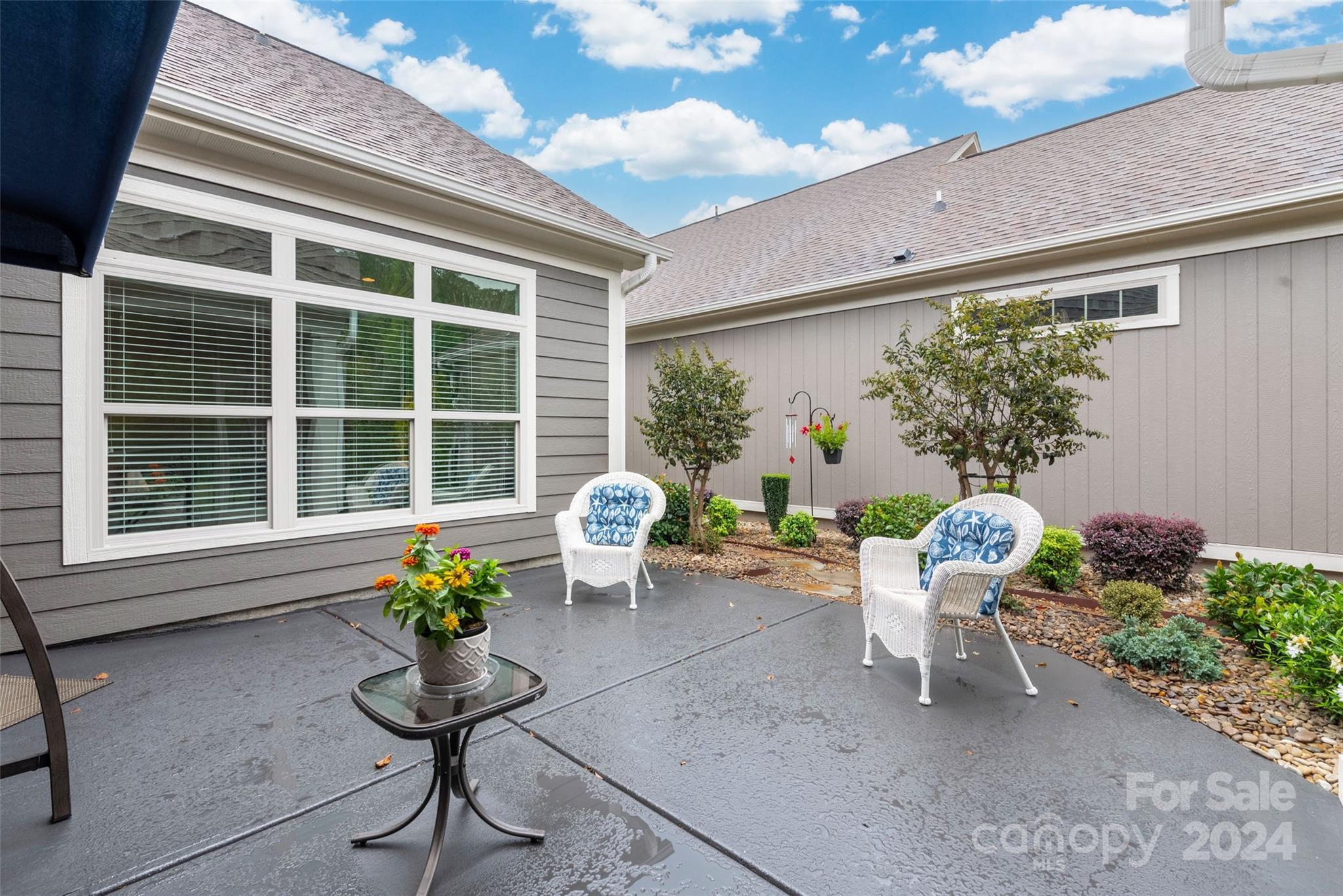 The Courtyards at Emerald Lake - Residential