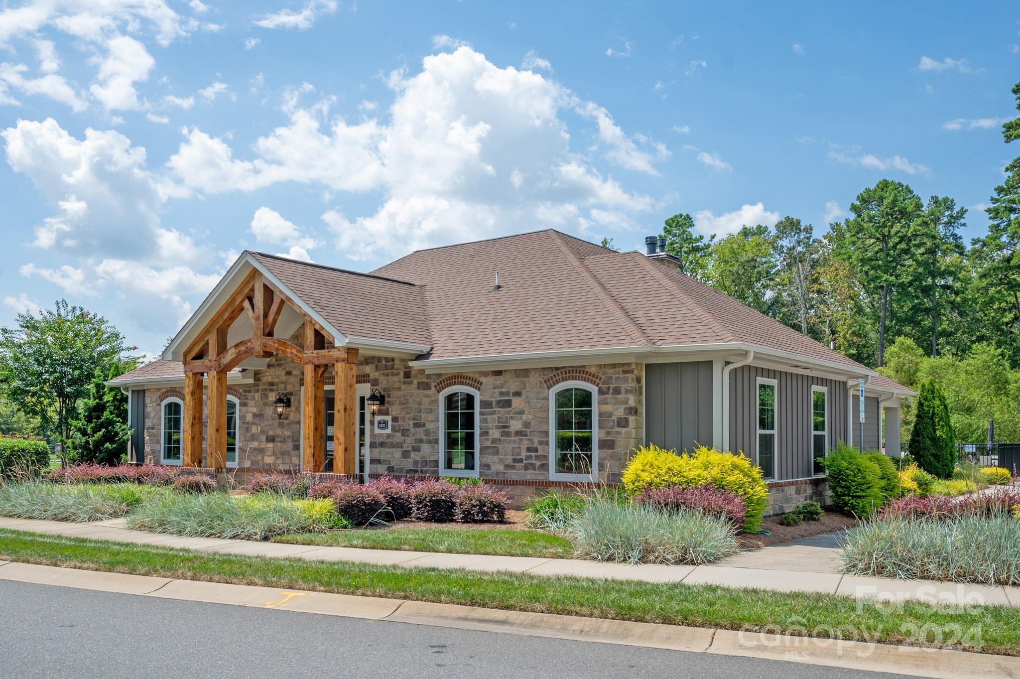 The Courtyards at Emerald Lake - Residential