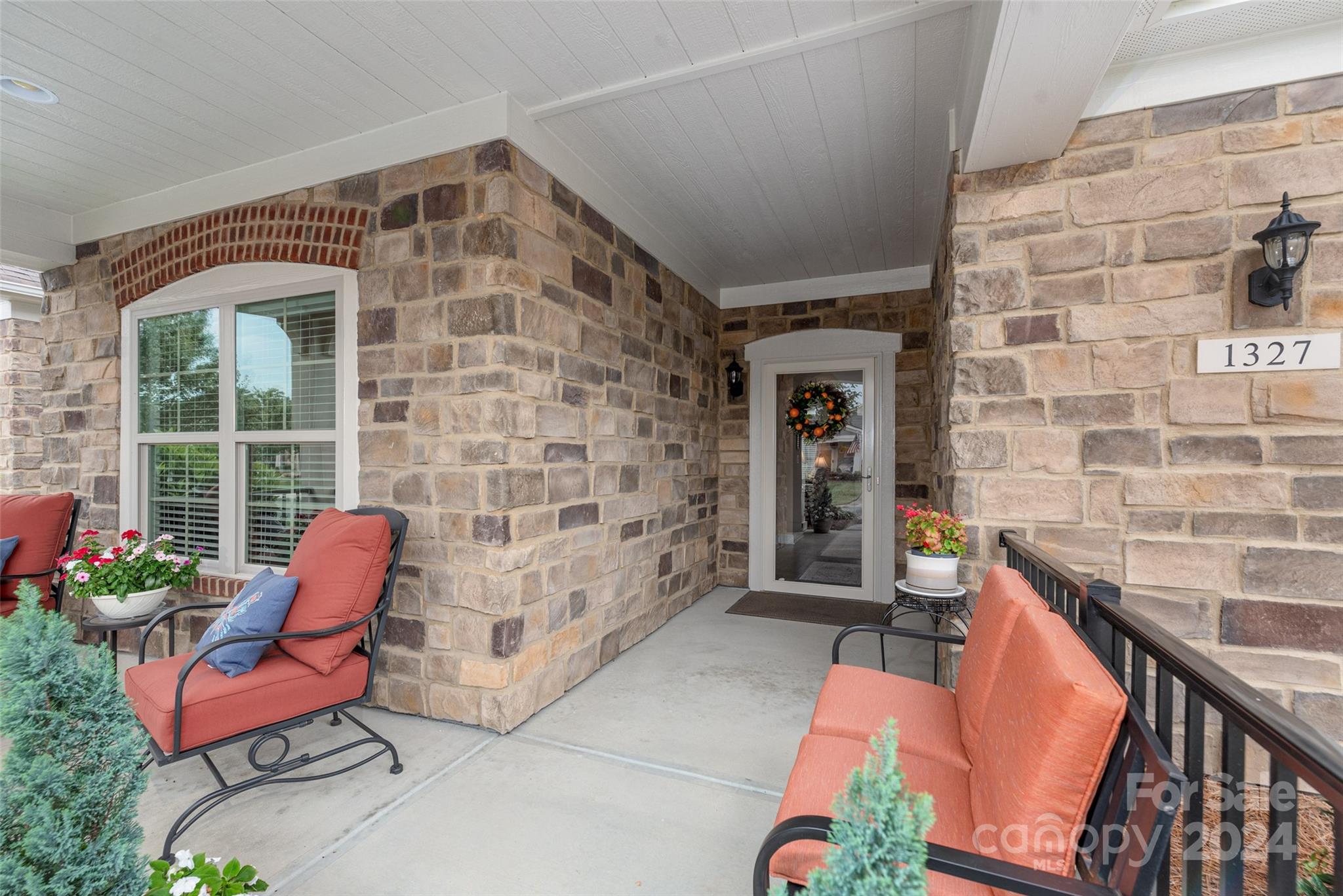 The Courtyards at Emerald Lake - Residential